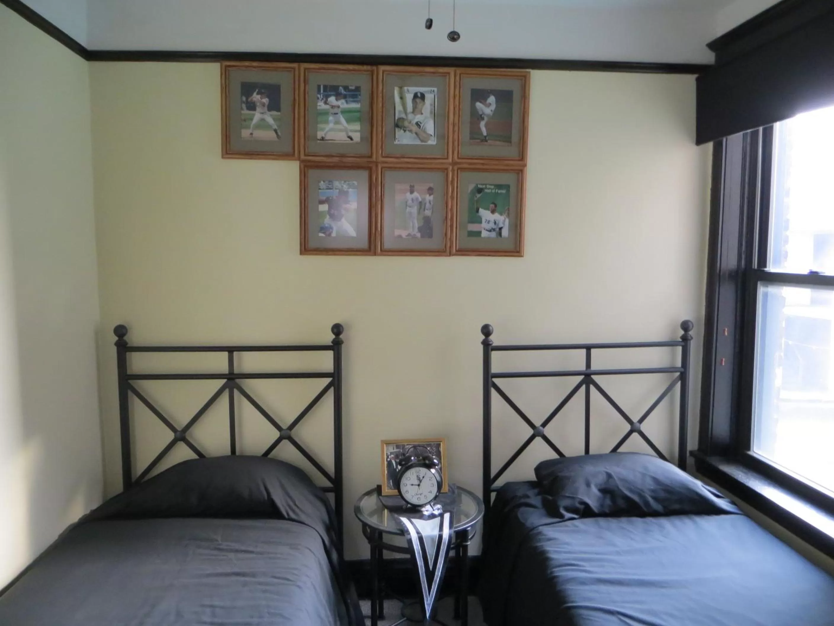 Bed in The Polo Inn Bridgeport U.S.A.