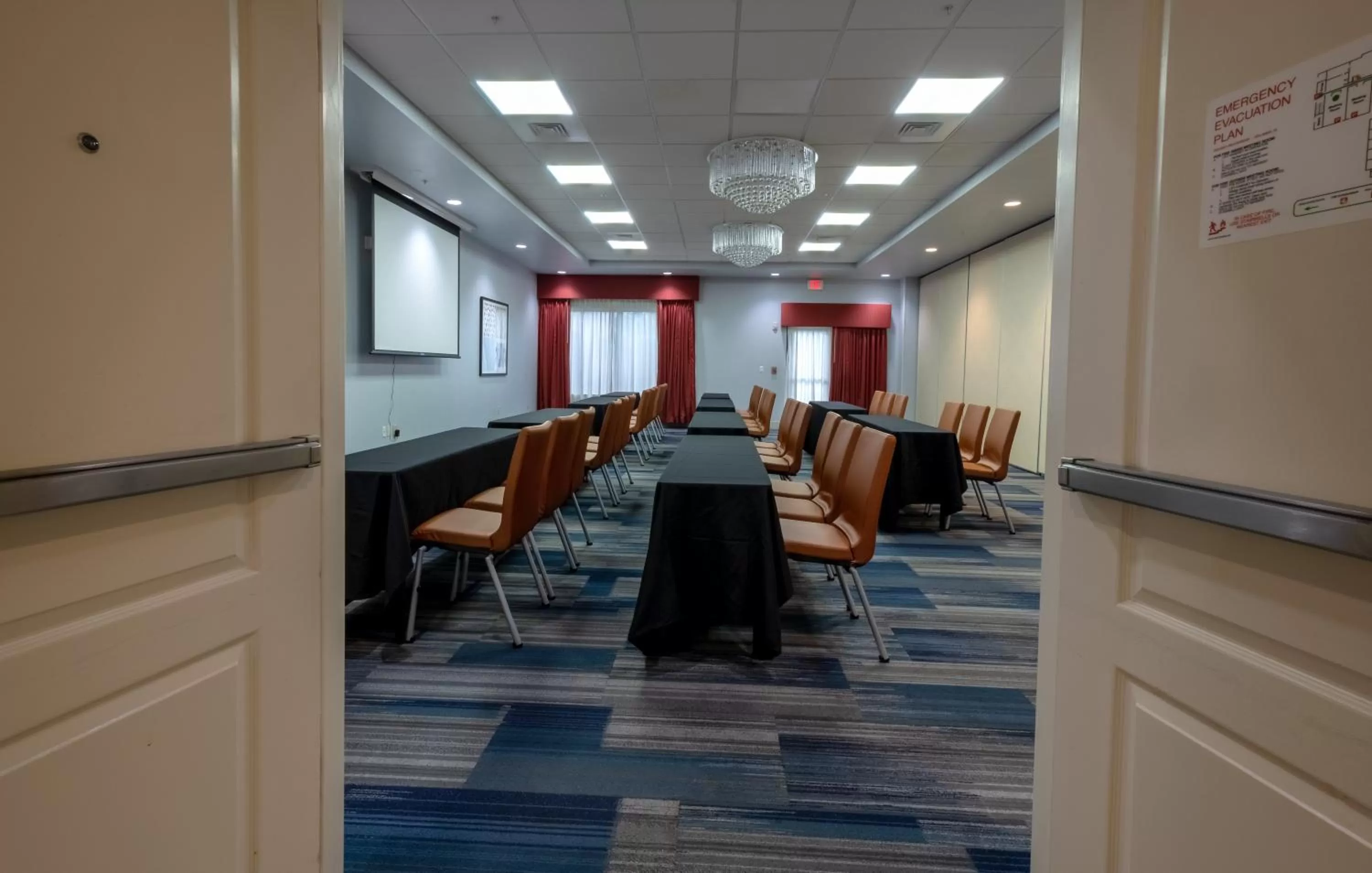 Meeting/conference room in Holiday Inn Express-International Drive by IHG
