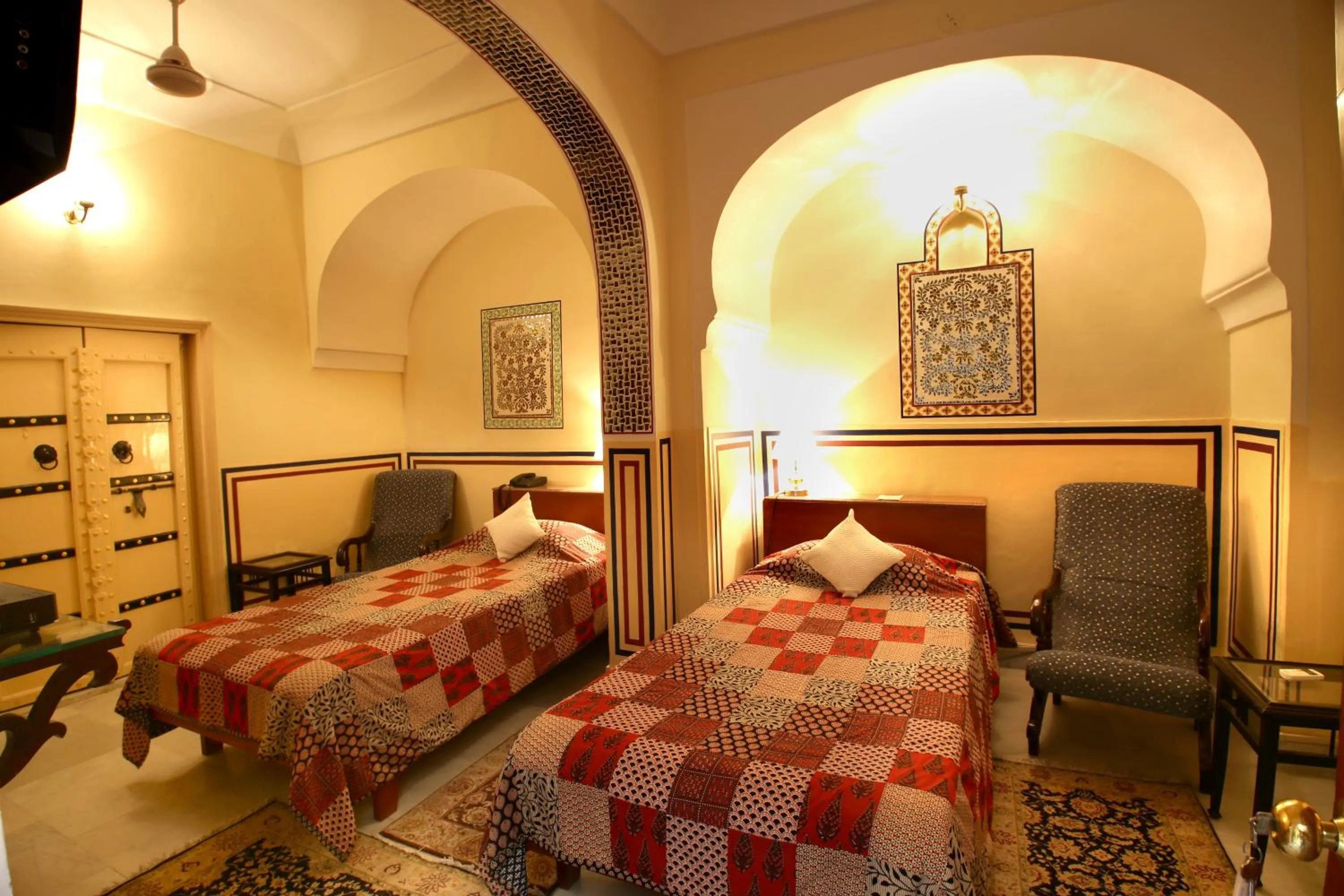 Bedroom, Bed in Khatu Haveli