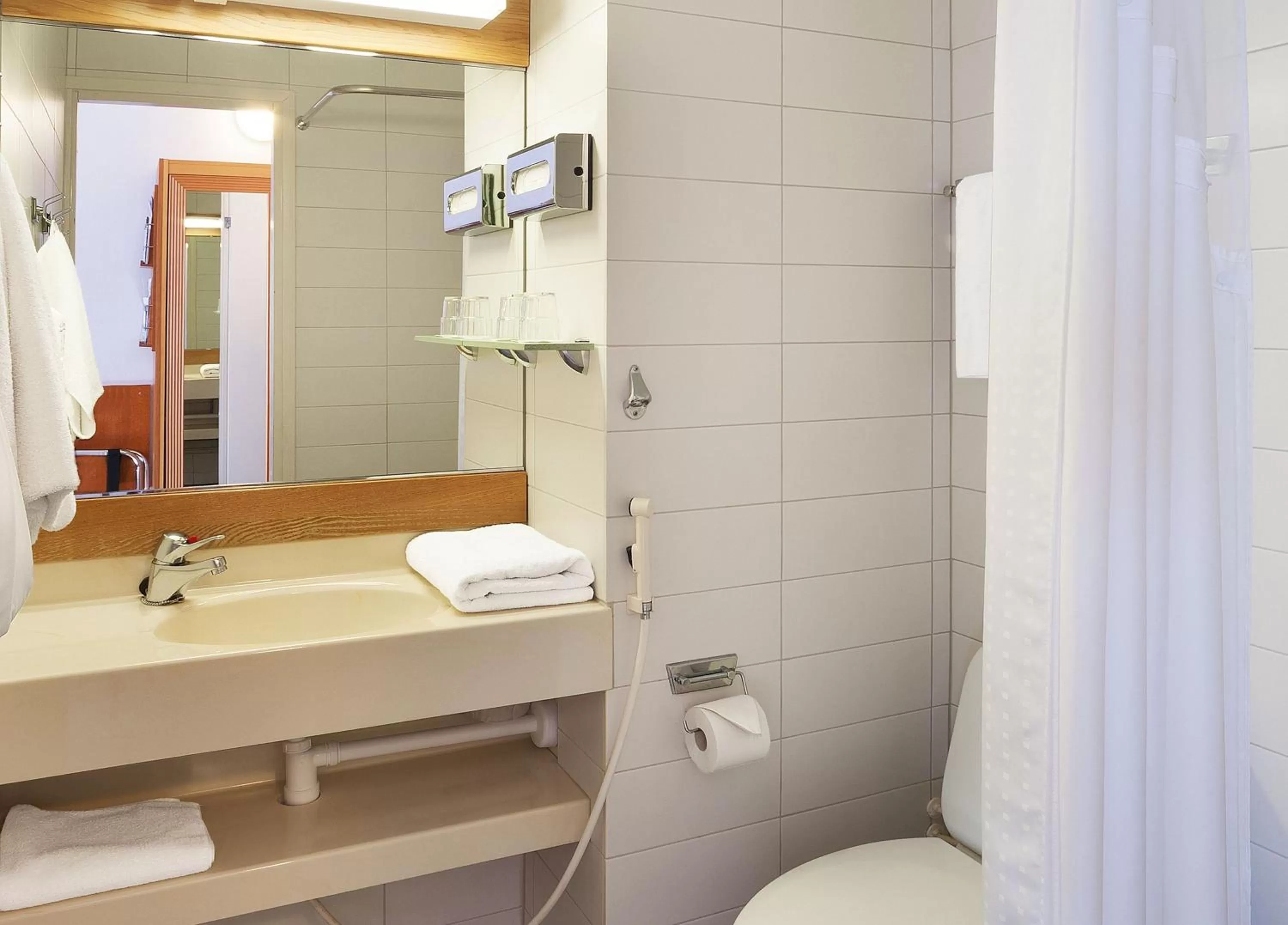 Bathroom in Holiday Inn Helsinki-Vantaa Airport by IHG
