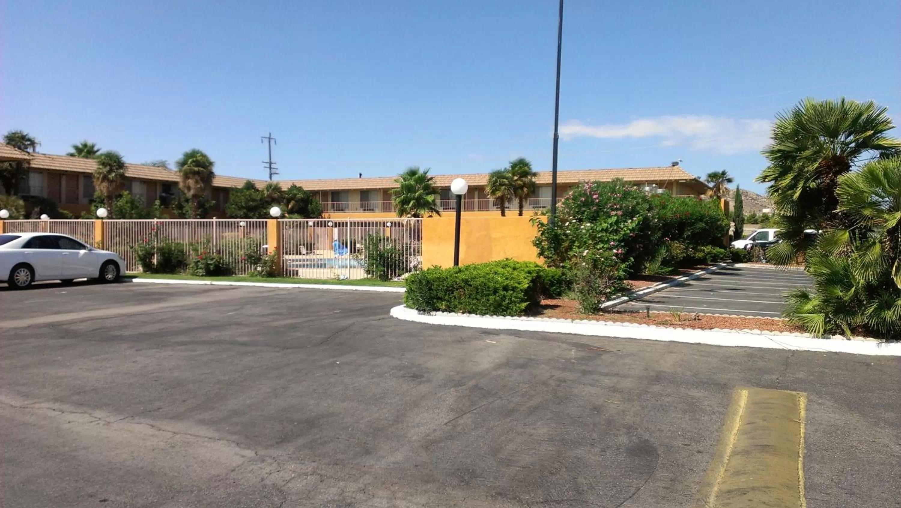 Facade/entrance in Knights Inn Palmdale