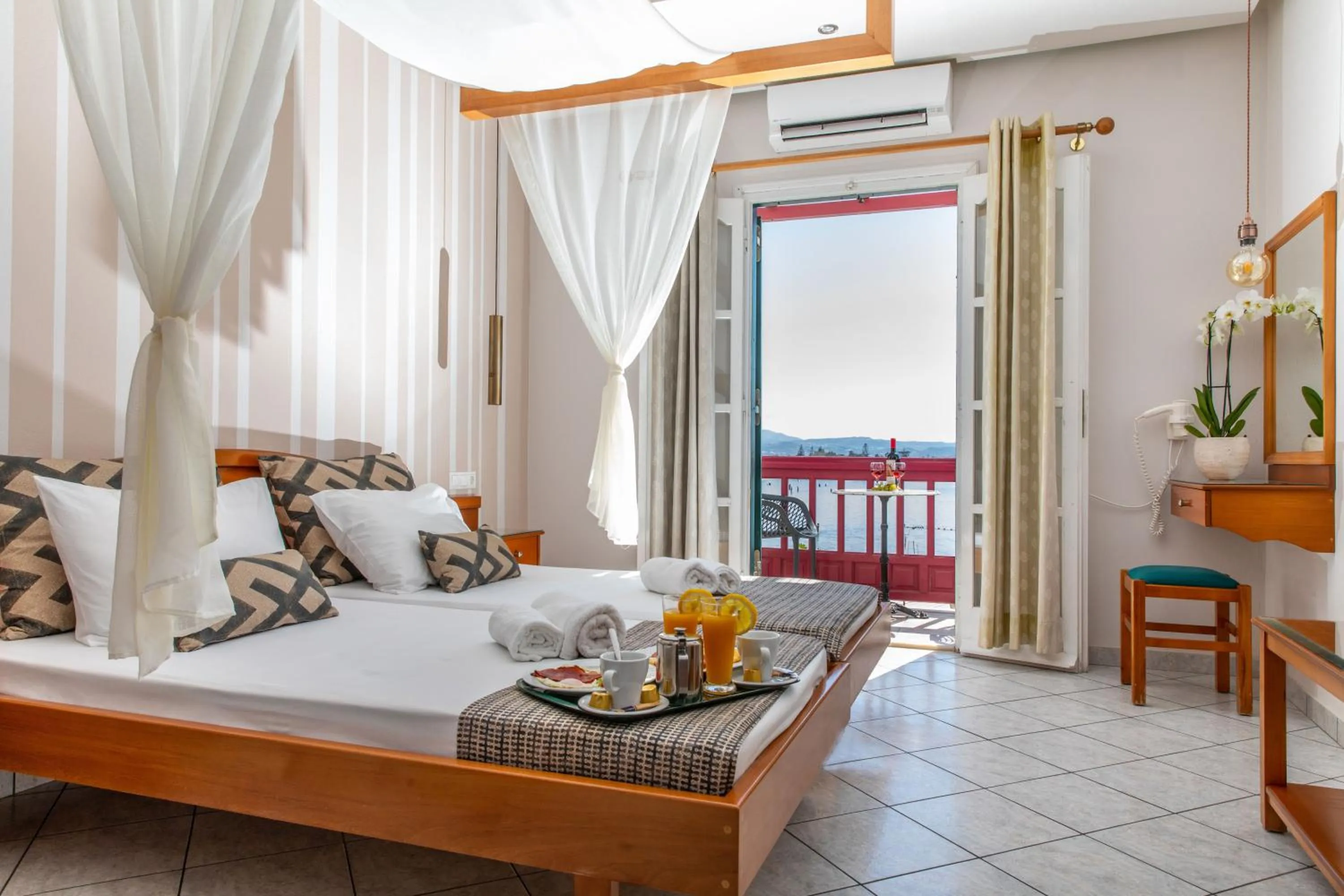 Seating area, Bed in Hotel Palatia