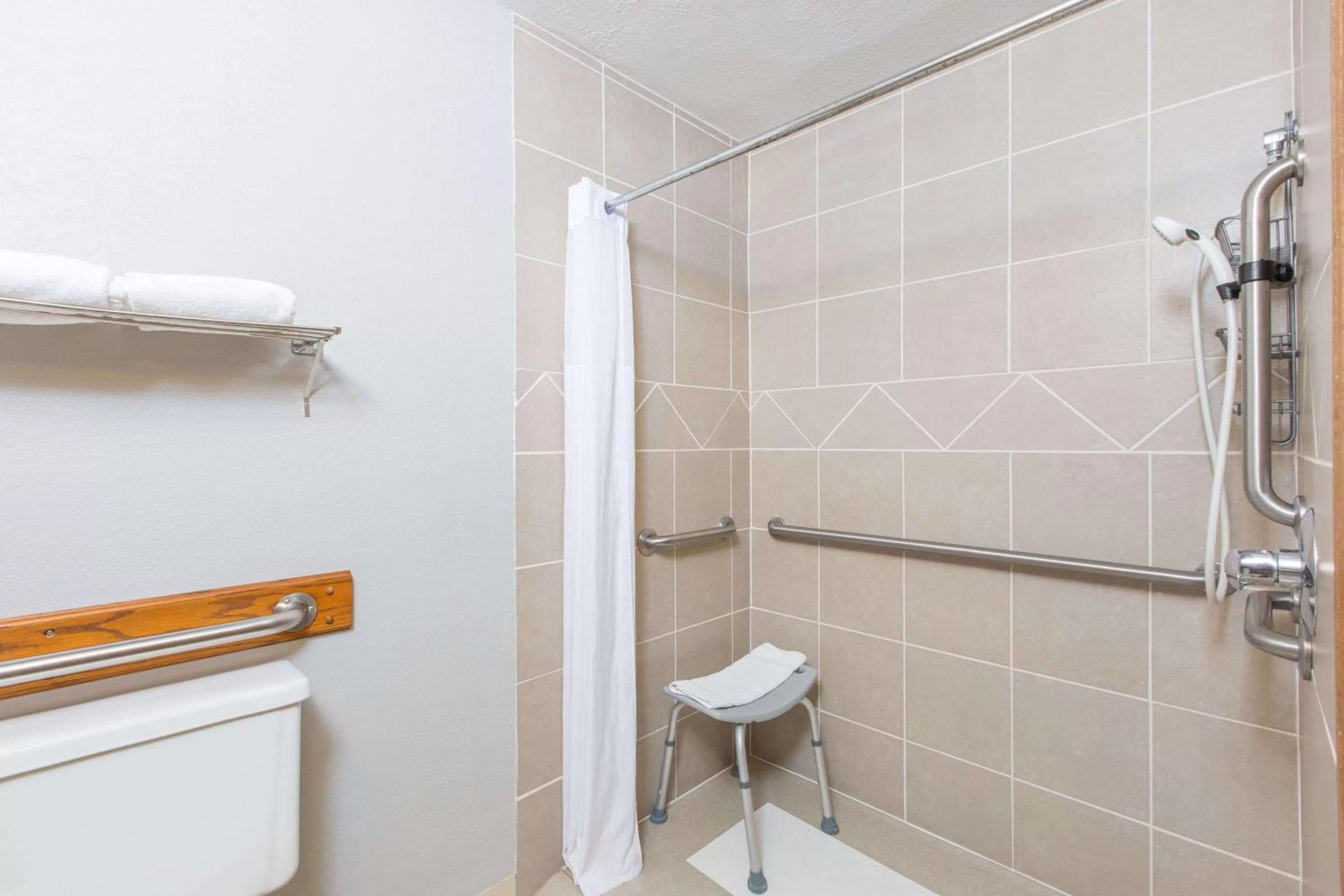 Queen Room with Mobility Access and Bathtub with Grab Bars -  Non-Smoking in Days Inn by Wyndham Hays