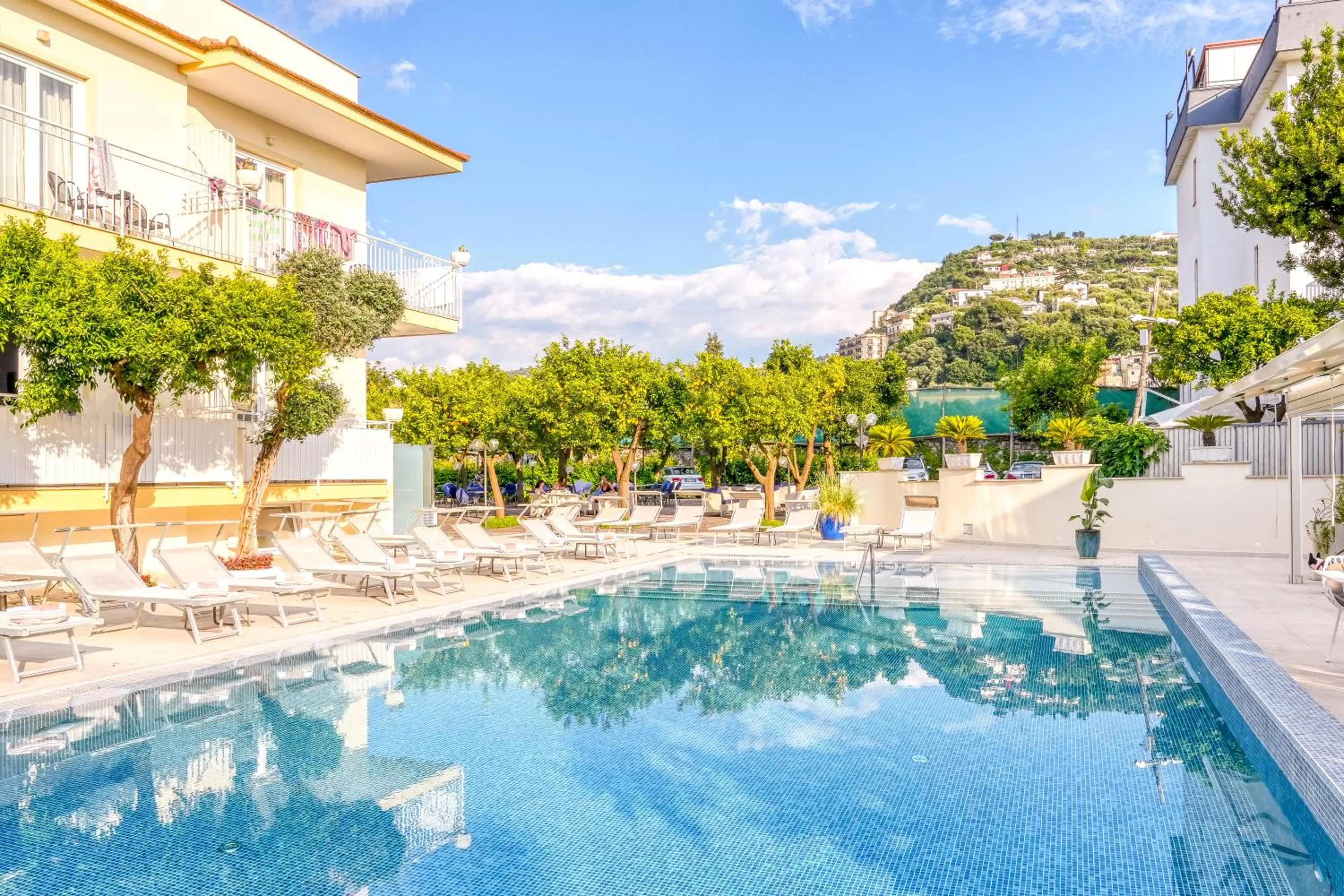 Property building in Hotel Florida