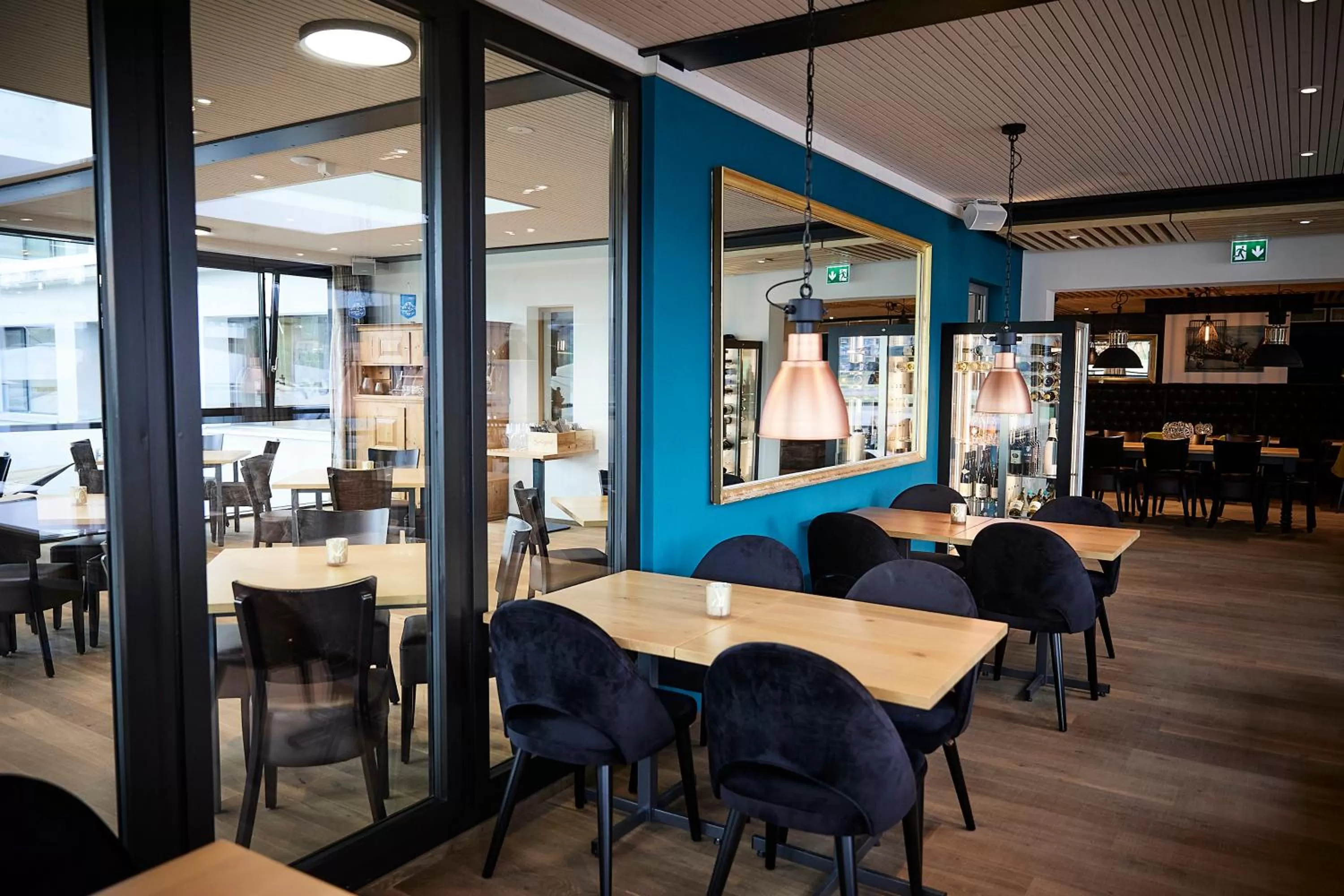 Restaurant/places to eat in AMANTE Hotel