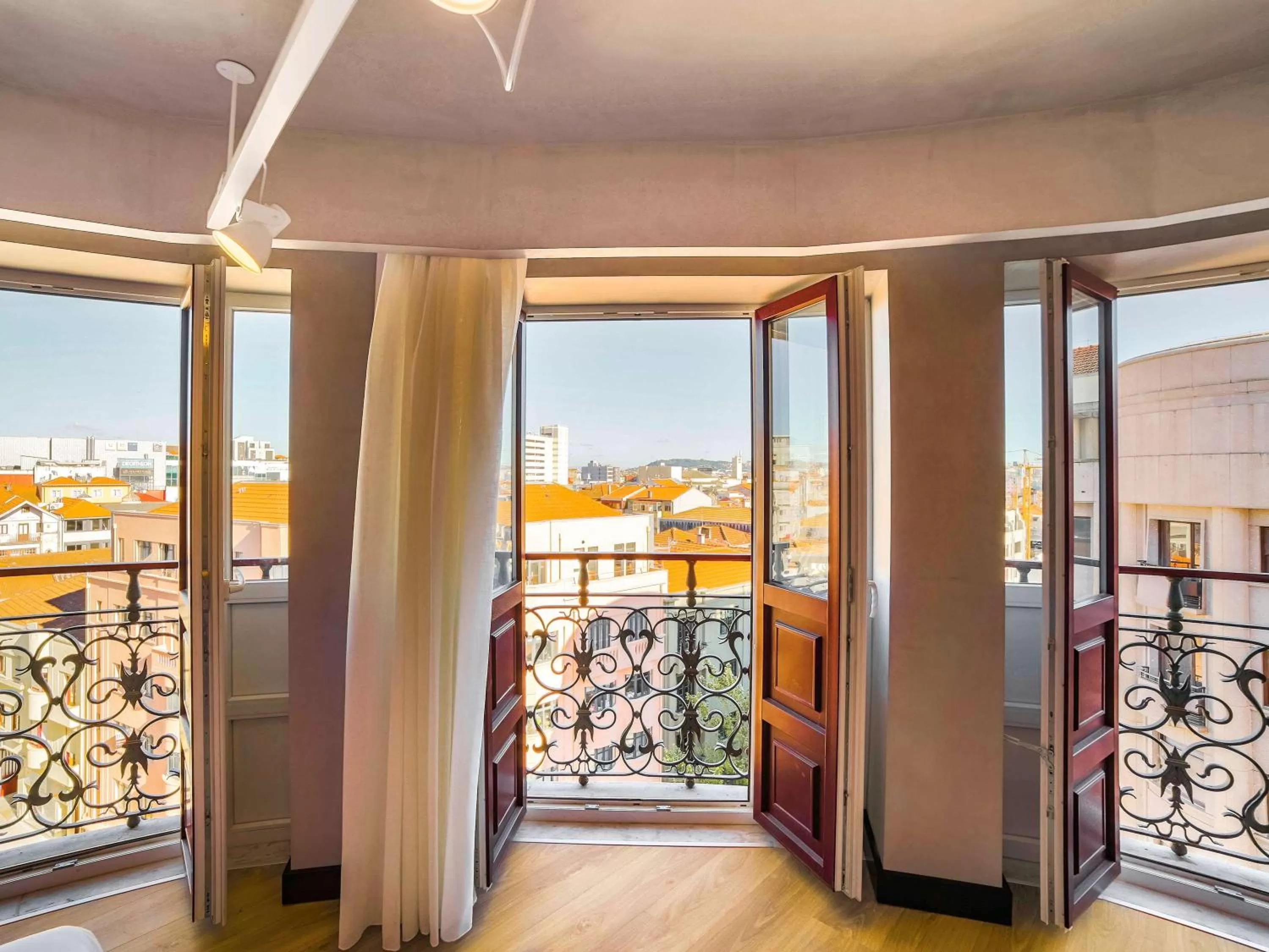 Photo of the whole room in ibis Porto Centro Mercado Bolhao