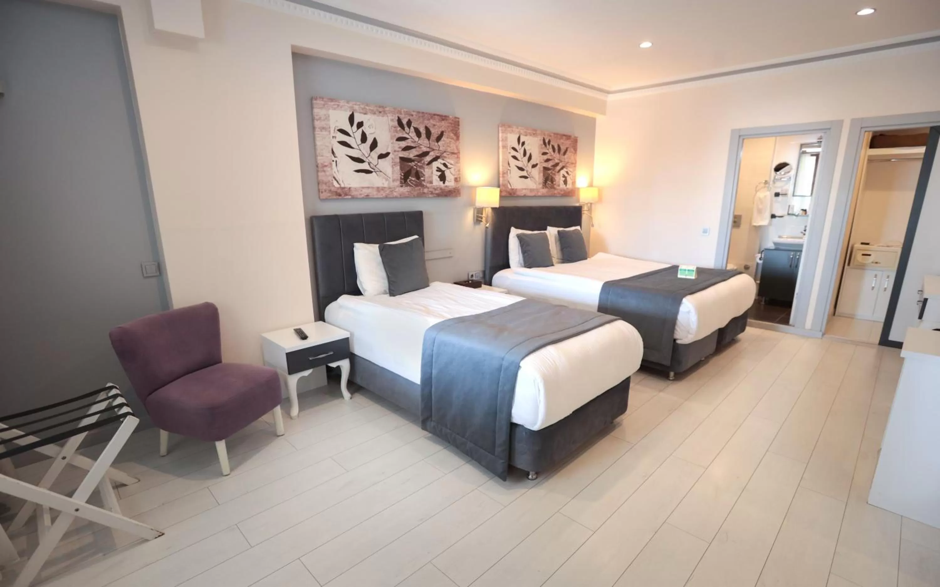 Bed in Skalion Hotel