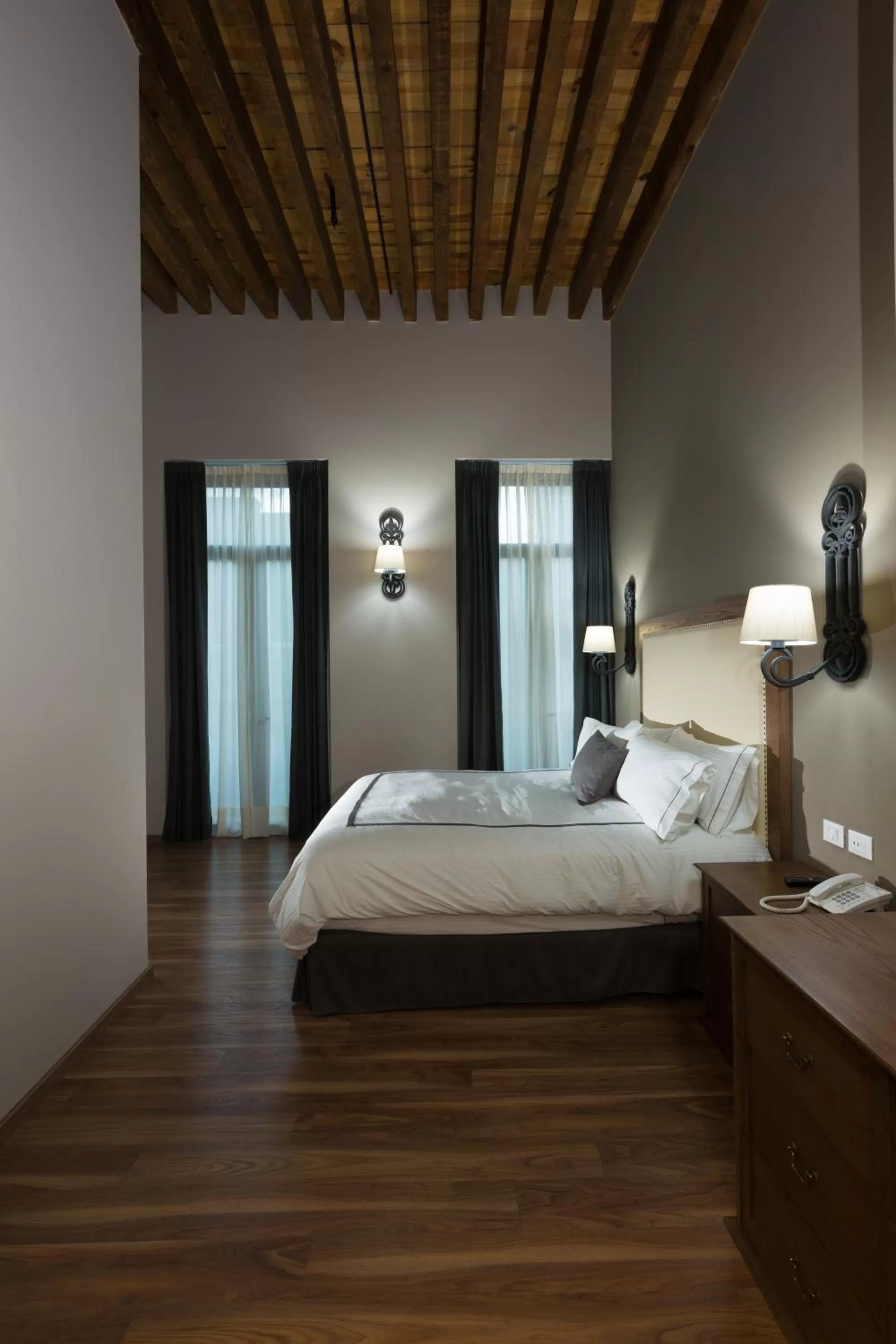 Balcony/Terrace, Bed in Historico Central Hotel