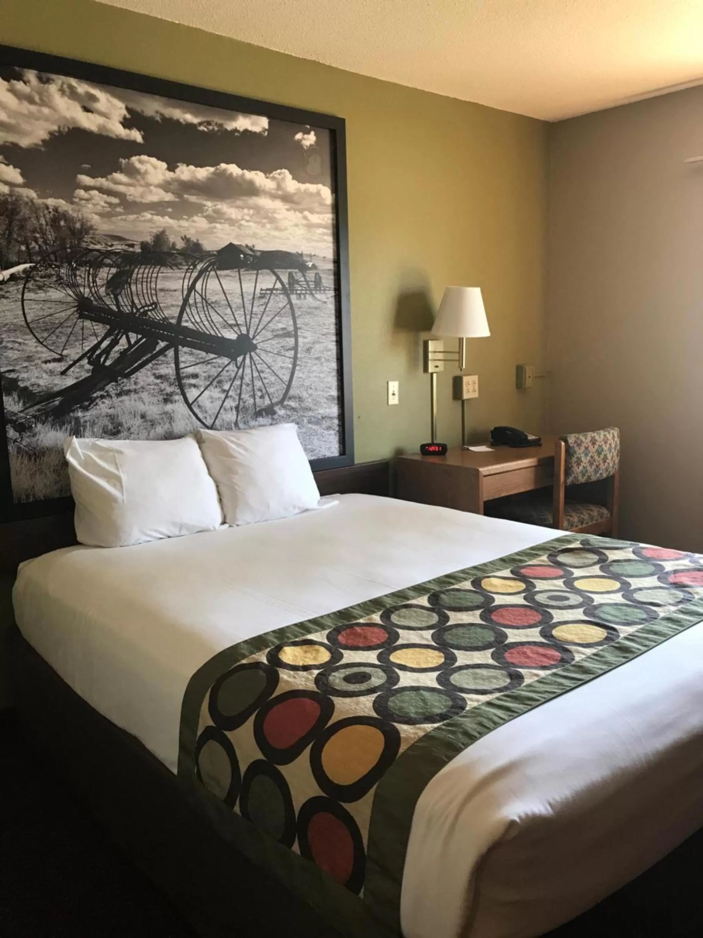 Bed in Super 8 by Wyndham Aberdeen East