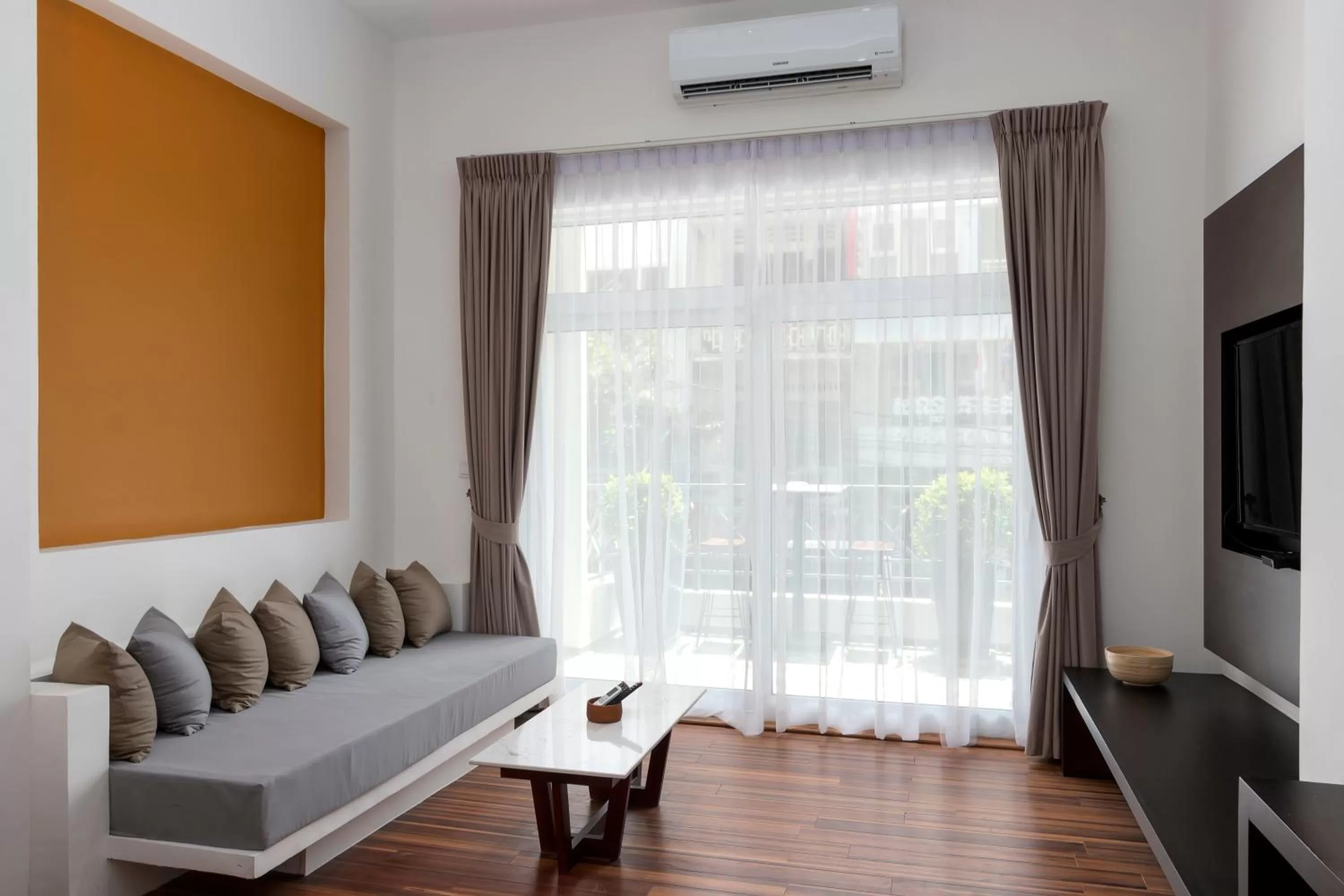 Day in TAO Riverside Residence