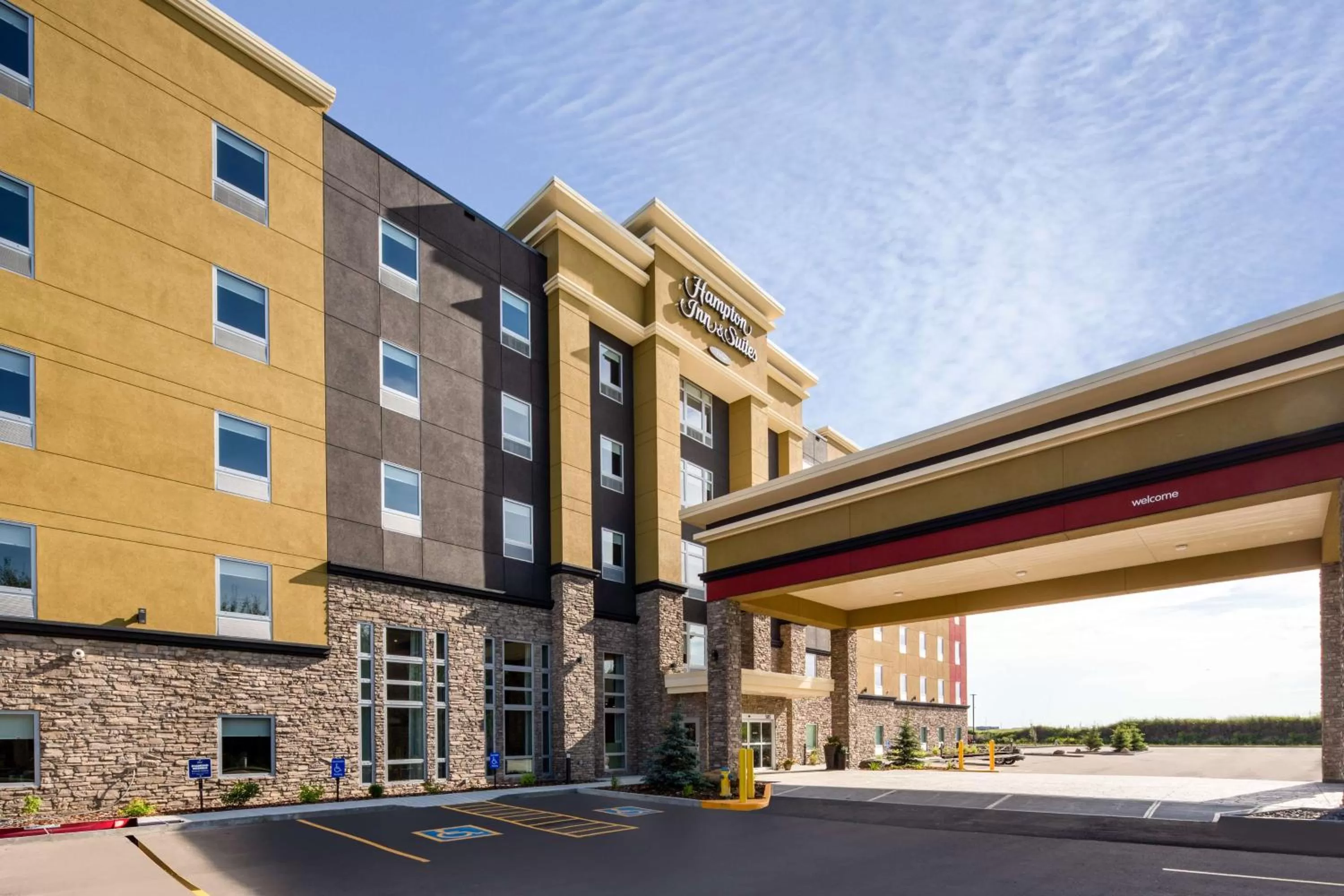 Property building in Hampton Inn & Suites Edmonton St. Albert, Ab