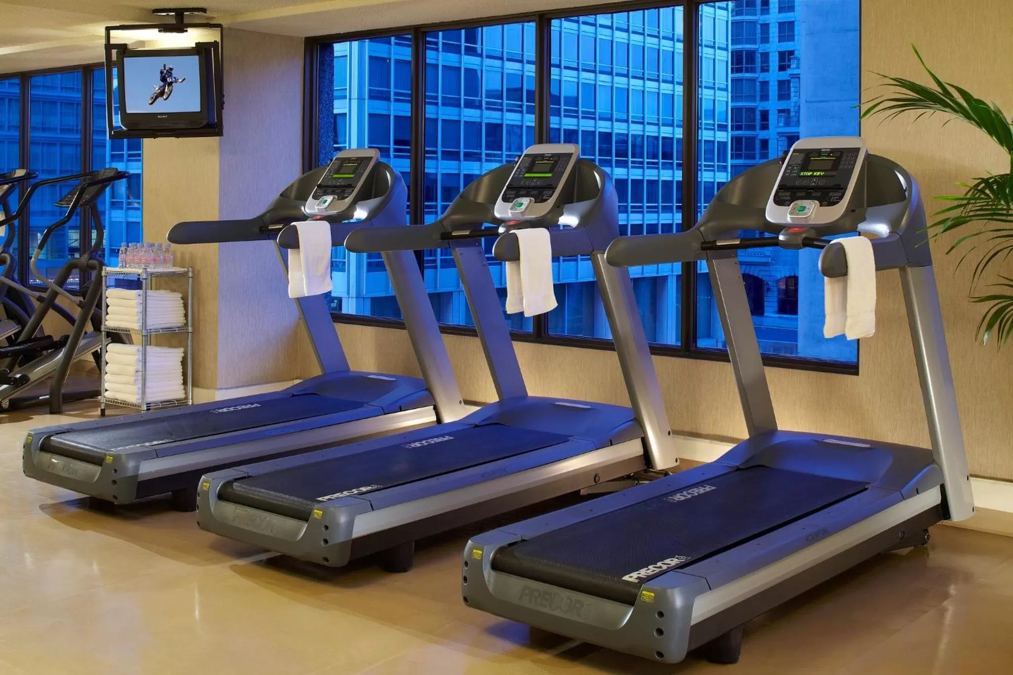 Fitness centre/facilities in Omni Mont-Royal Hotel