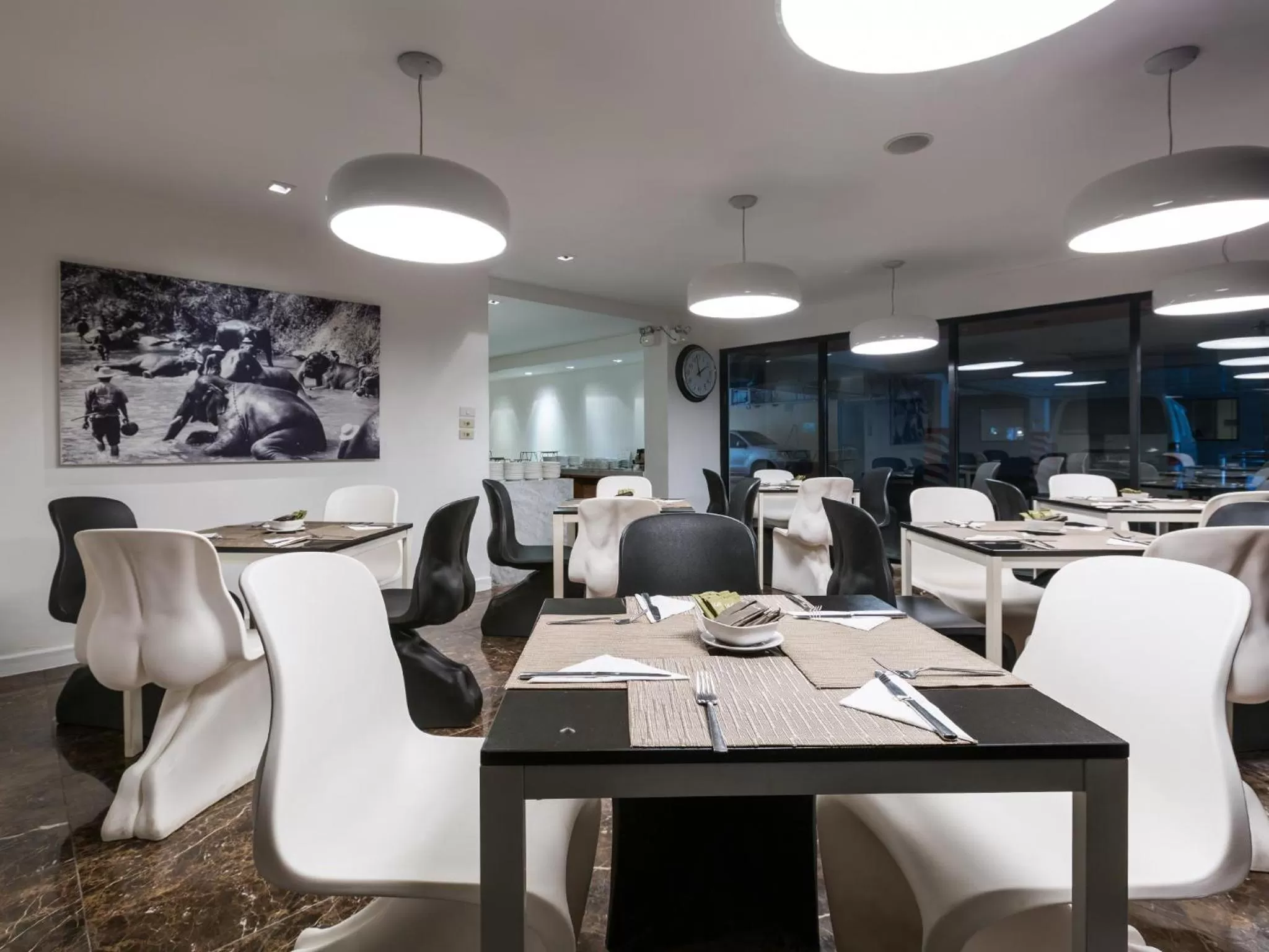 Restaurant/places to eat in S33 Compact Sukhumvit Hotel