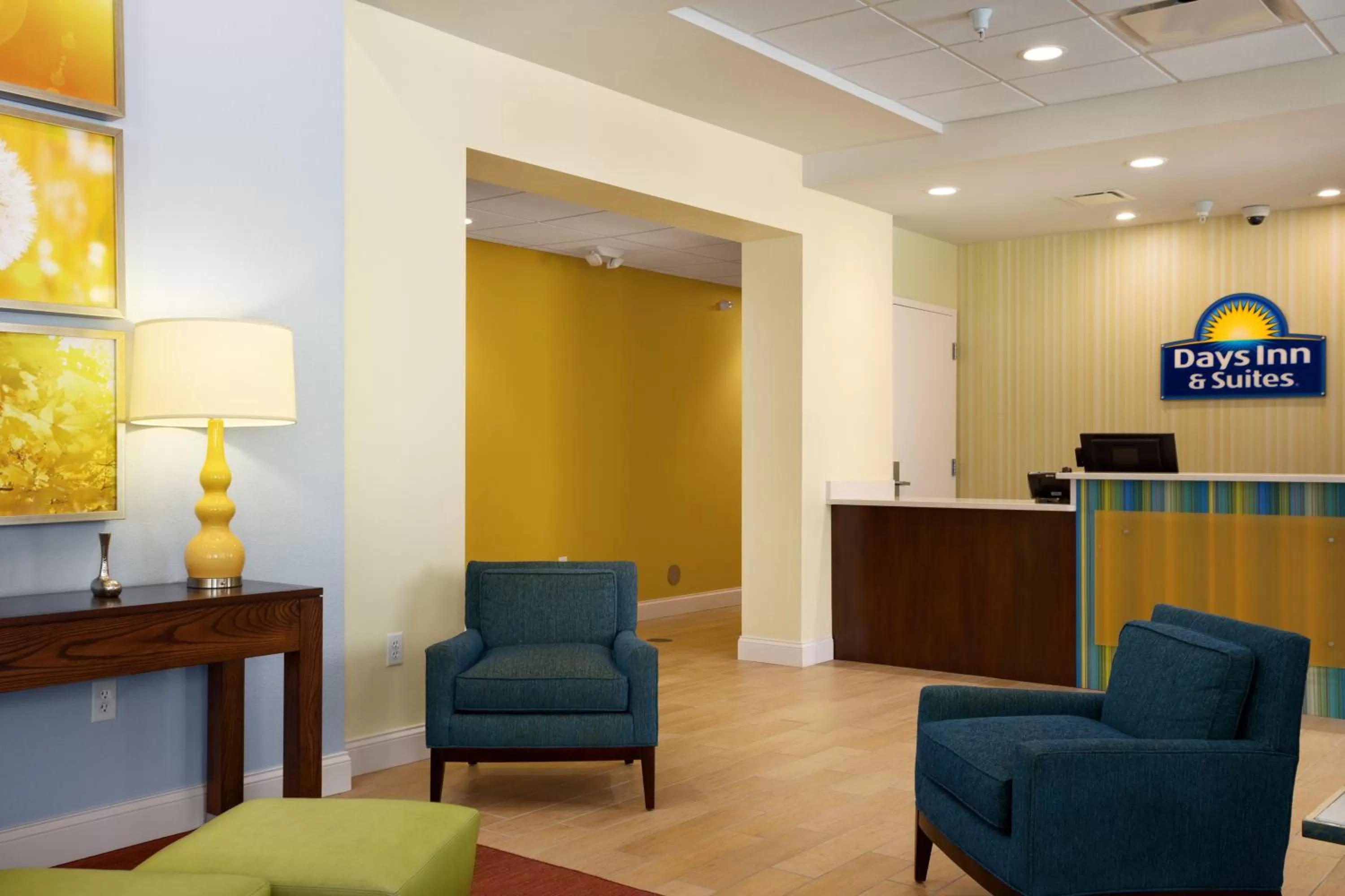 Lobby or reception in Days Inn & Suites by Wyndham Caldwell