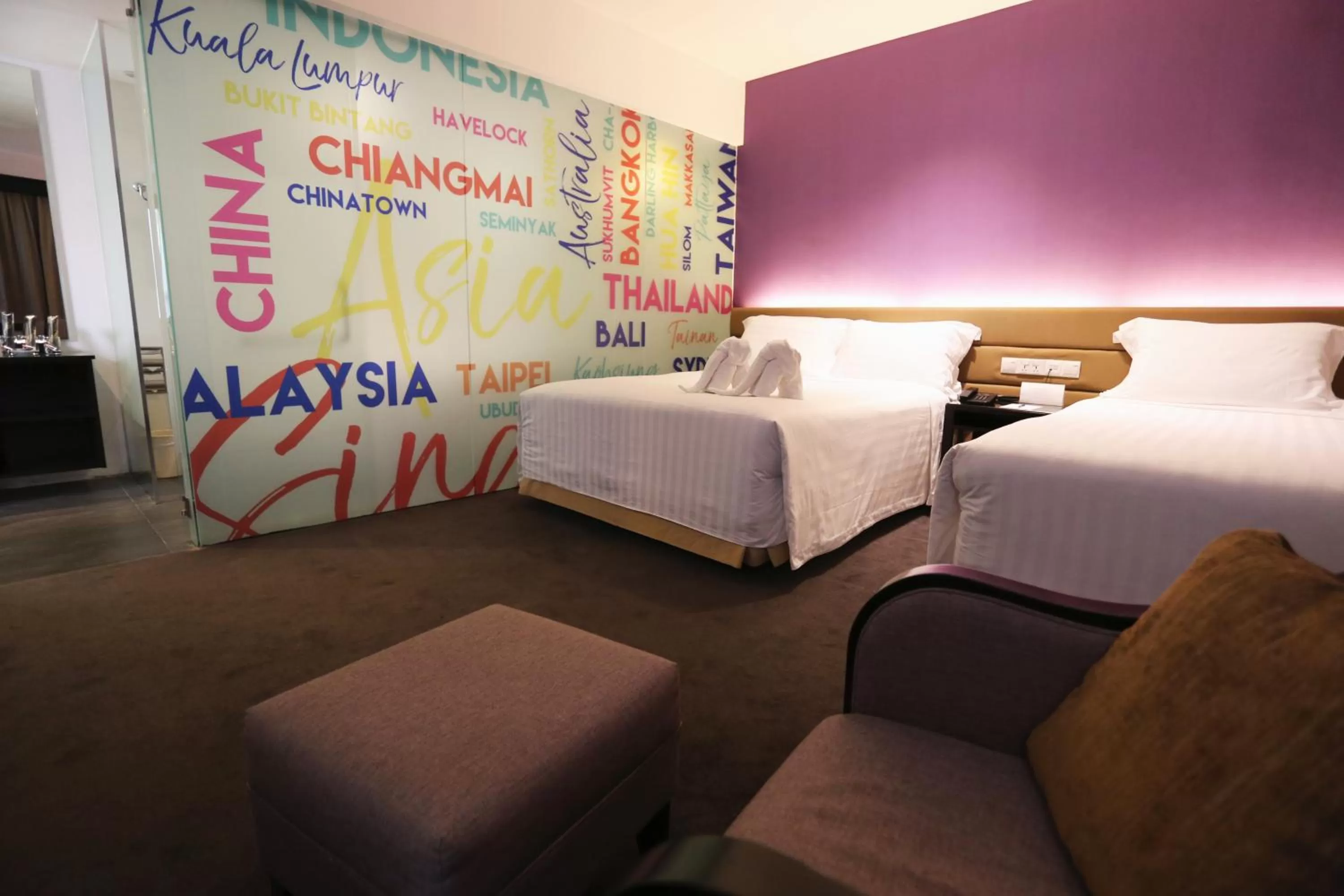 Bed in Furama City Centre