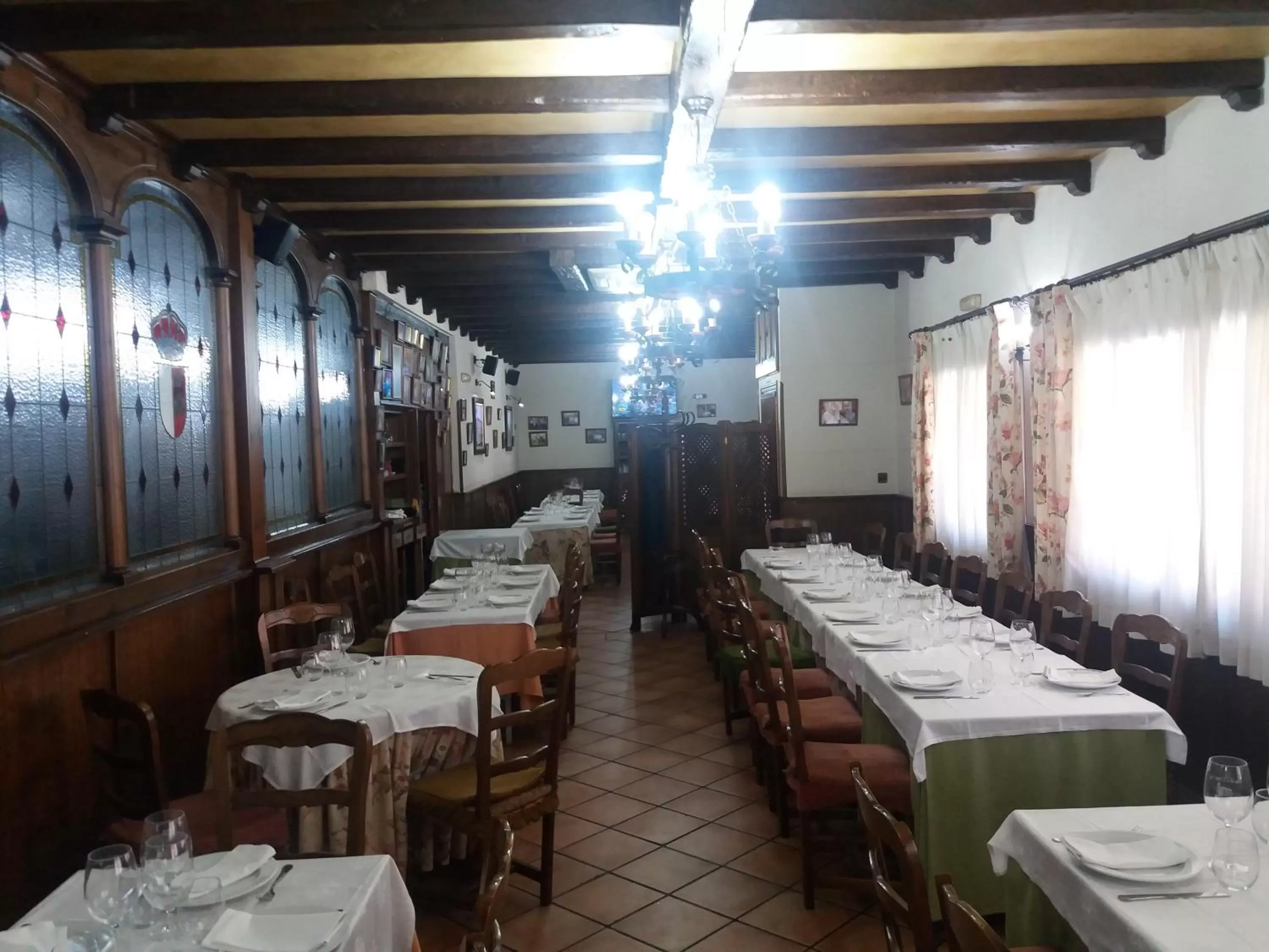 Restaurant/Places to Eat in Hostal Los Galgos