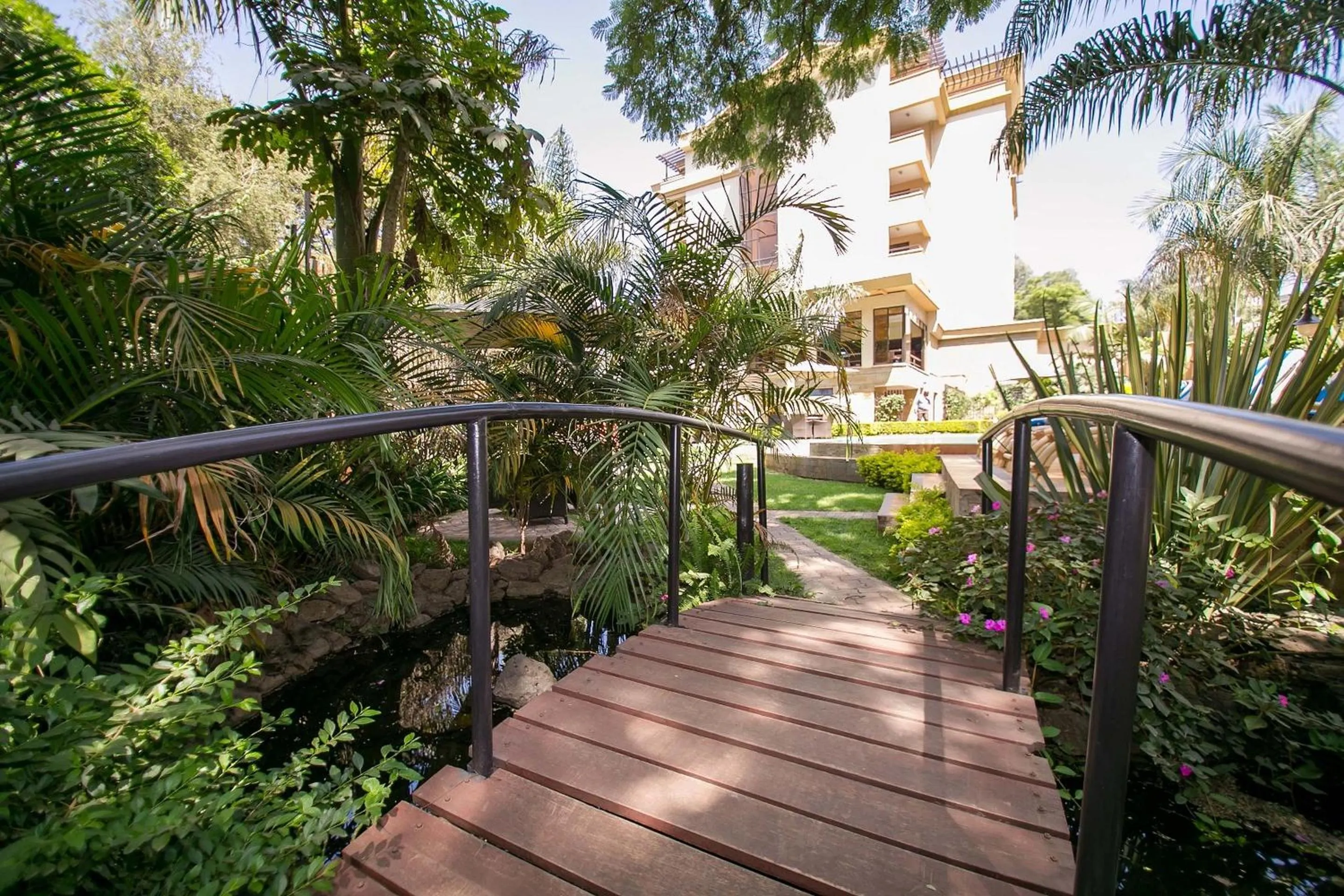 Property building in Waridi Paradise Hotel and Suites