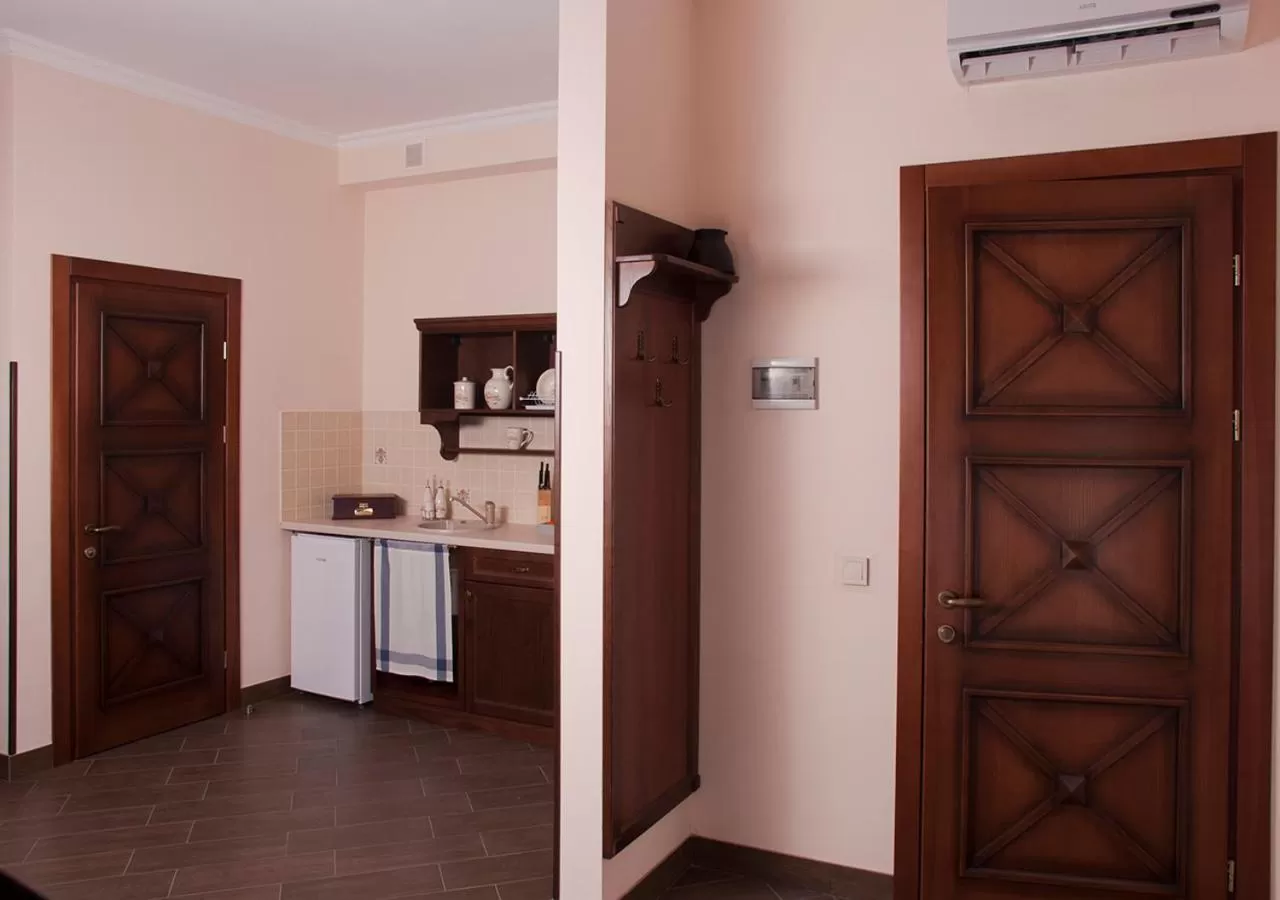 Photo of the whole room in Sicheslav Ekaterinoslav