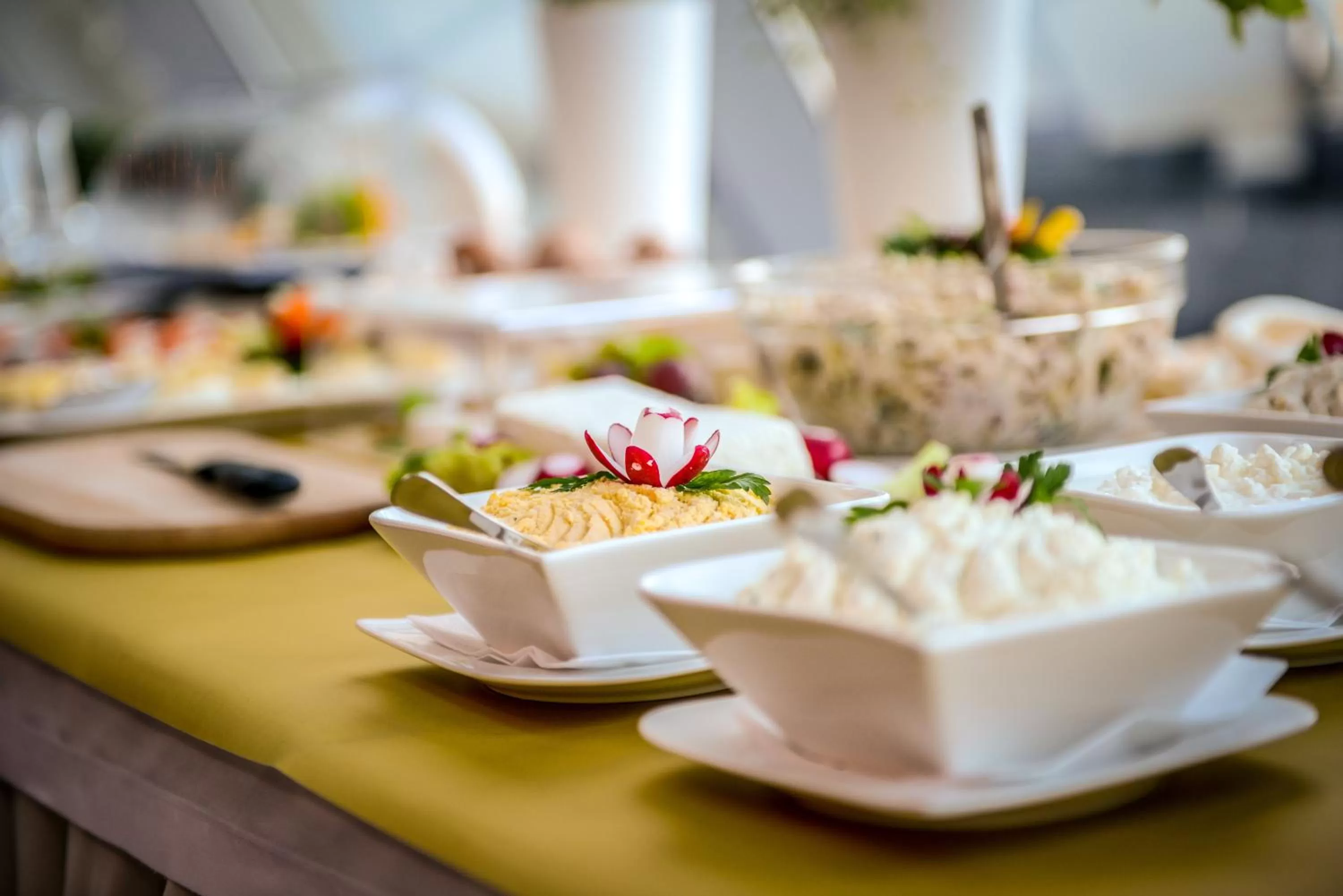 Restaurant/places to eat in Hotel Belweder