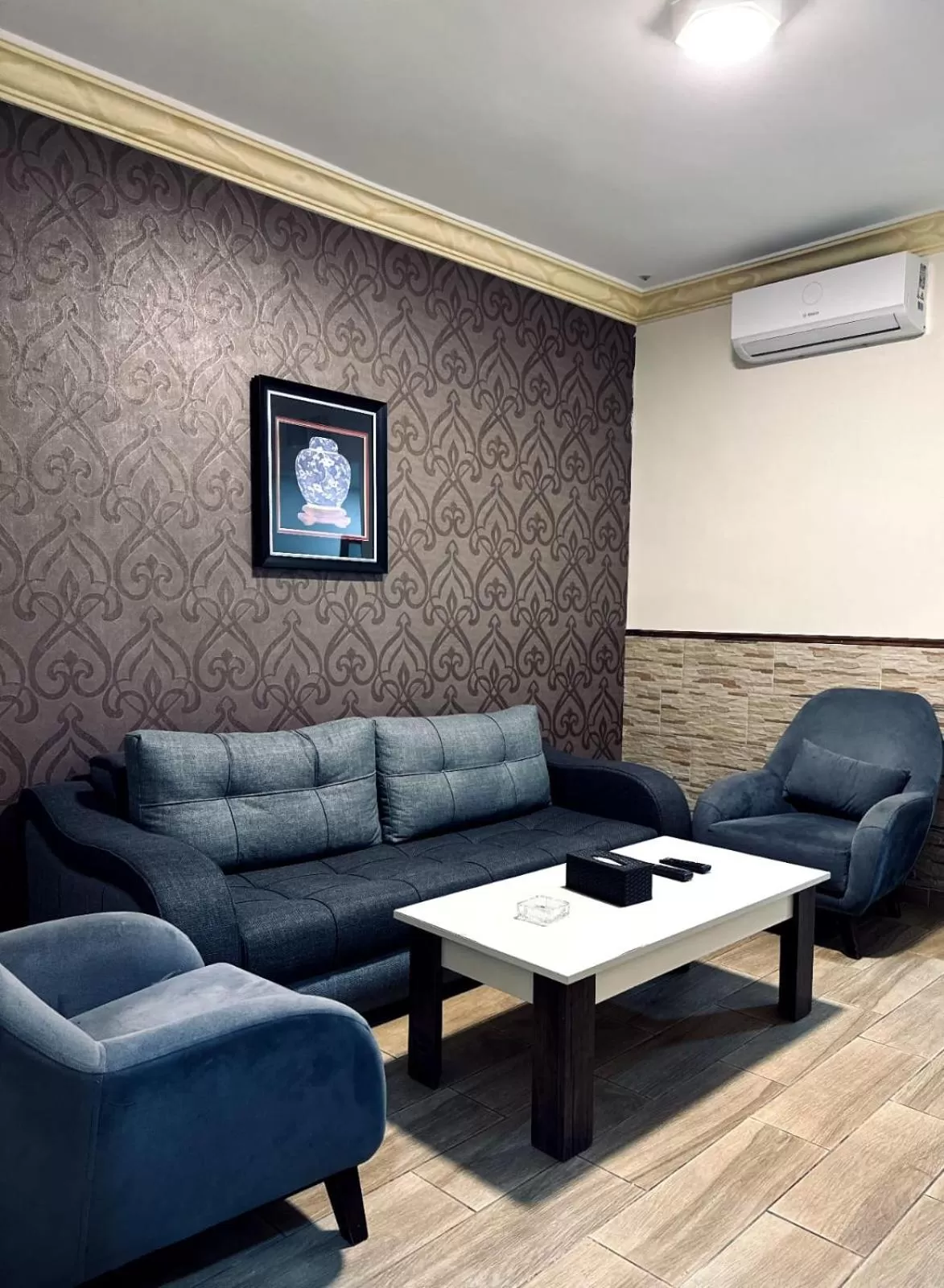 Living room in Balcony Hotel