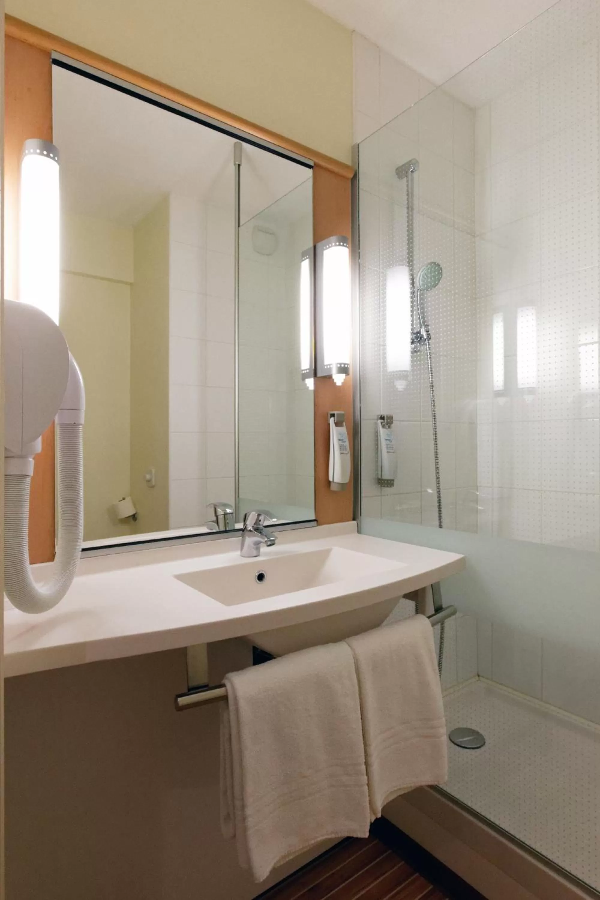 Bathroom in ibis La Roche Sur Yon Vendespace