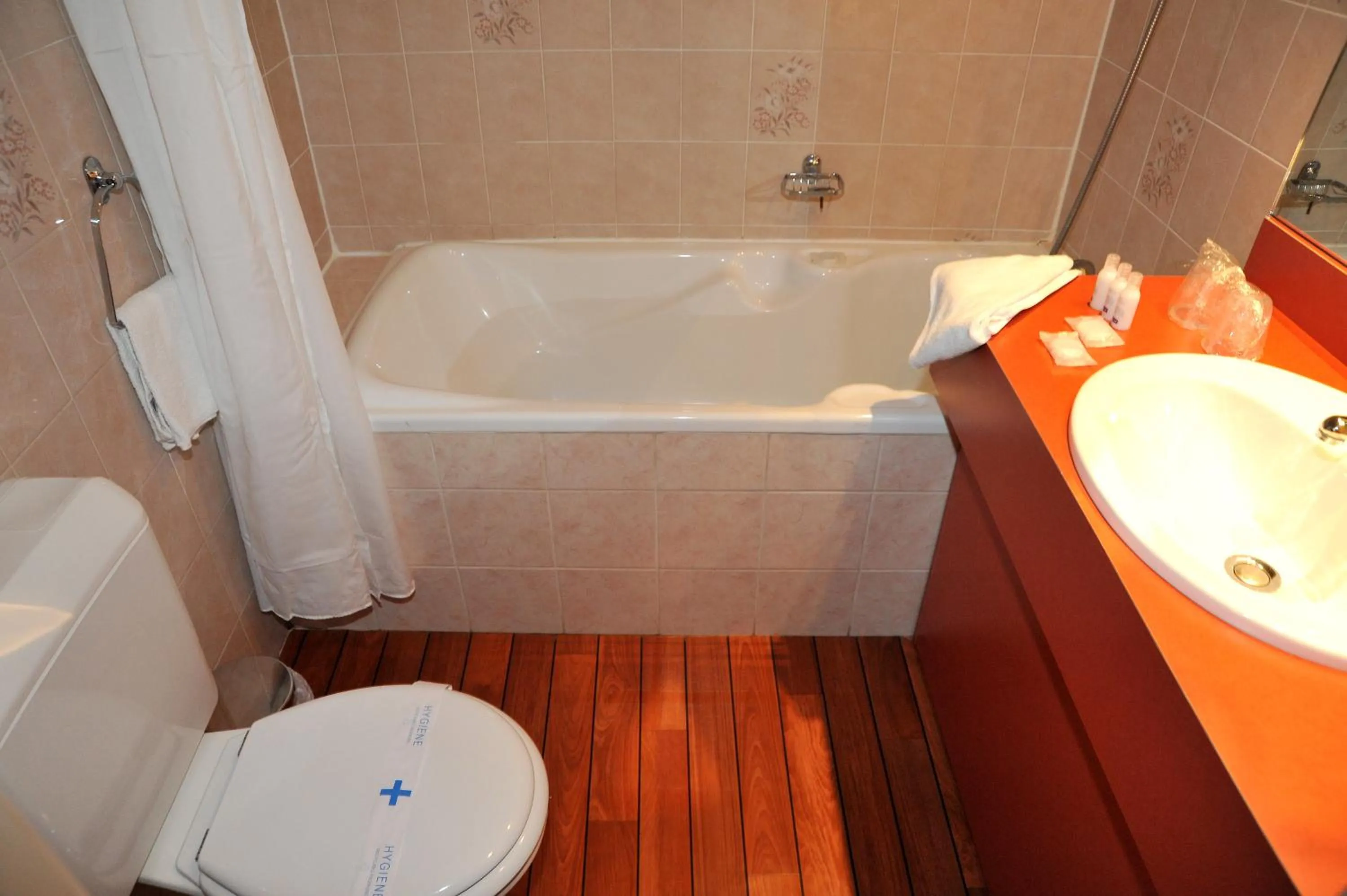 Bath in Hotel Menton Riviera