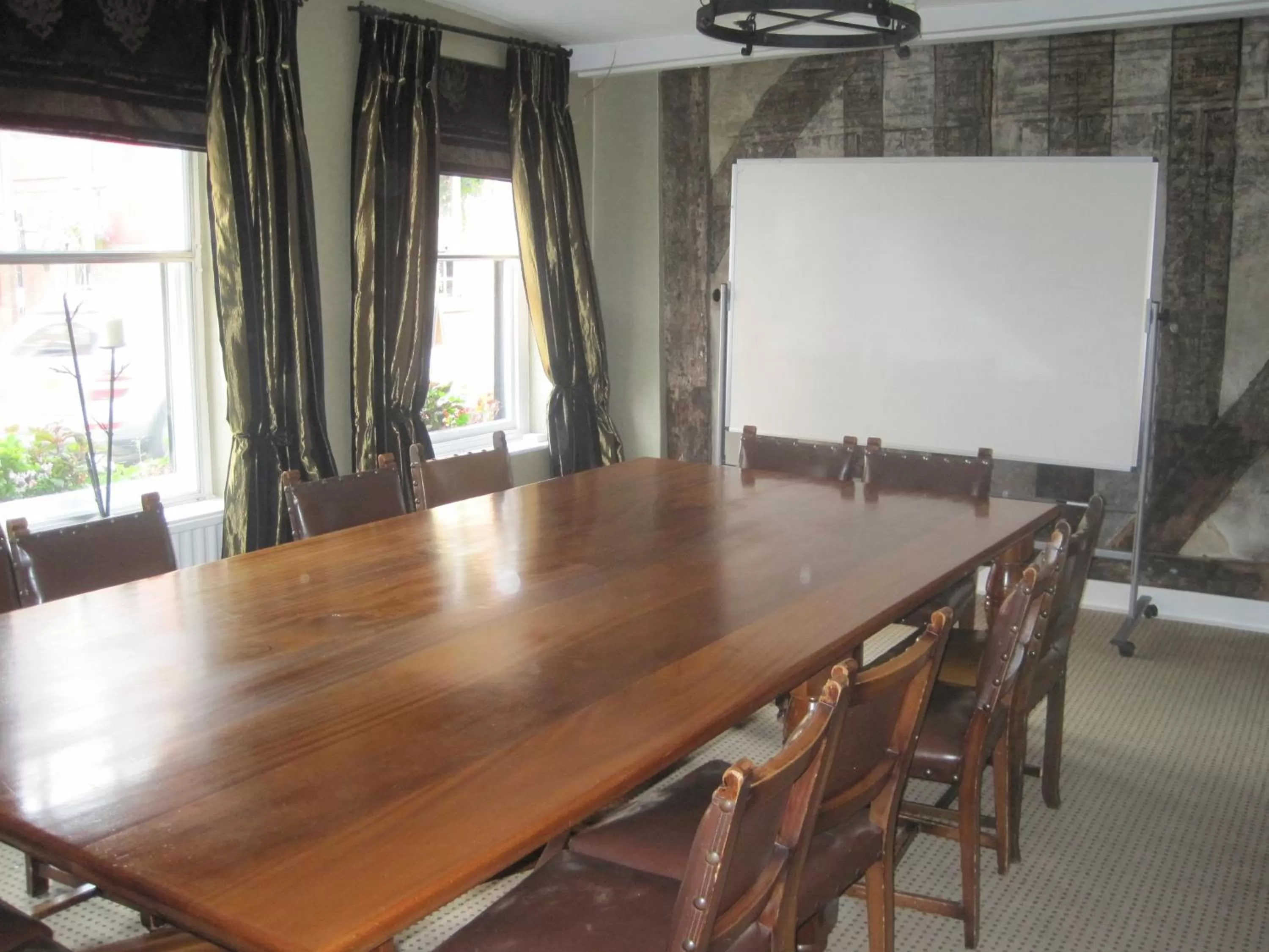 Banquet/Function facilities in The Saracens Head Hotel