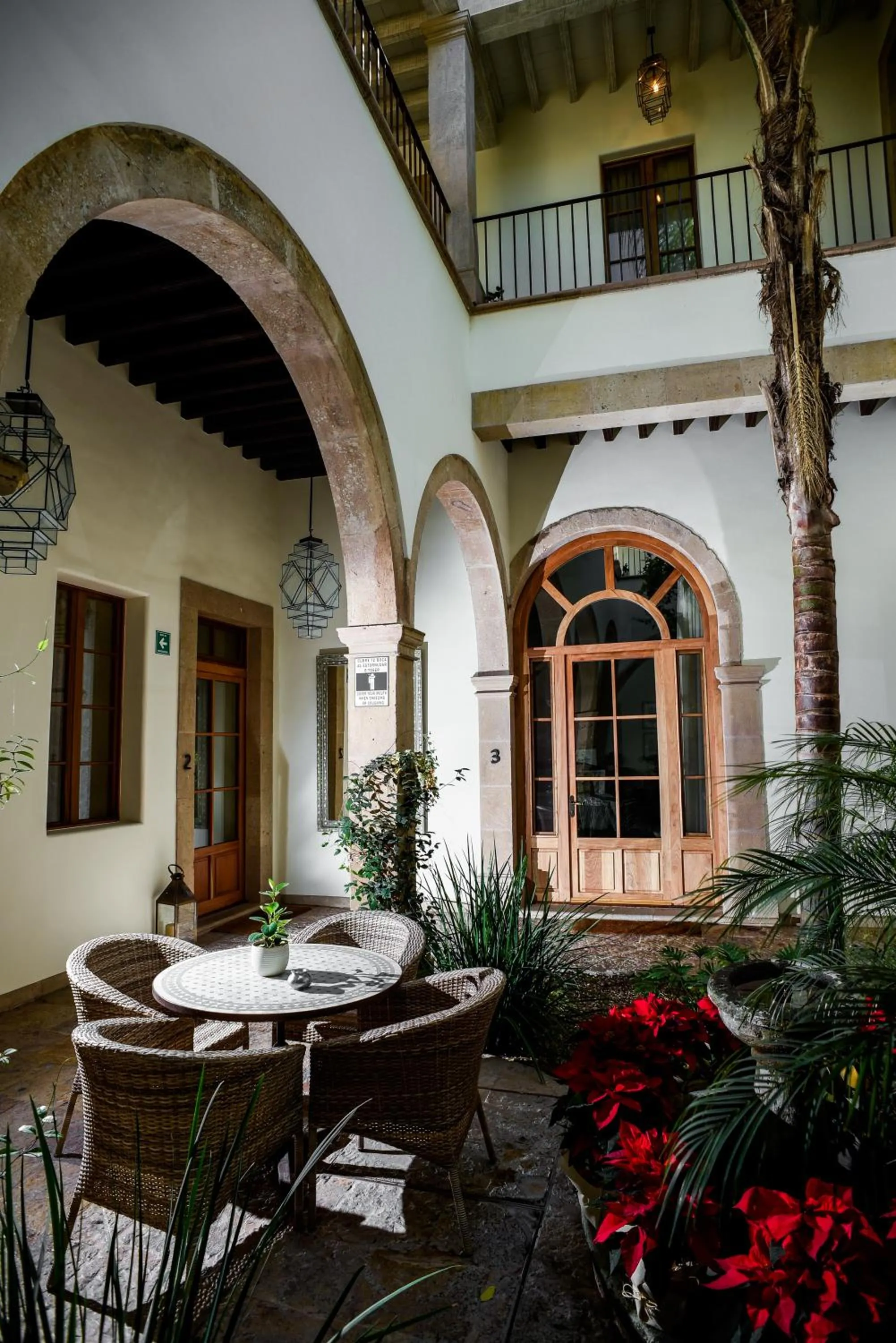 Patio in Hotel Casa Blanca 7