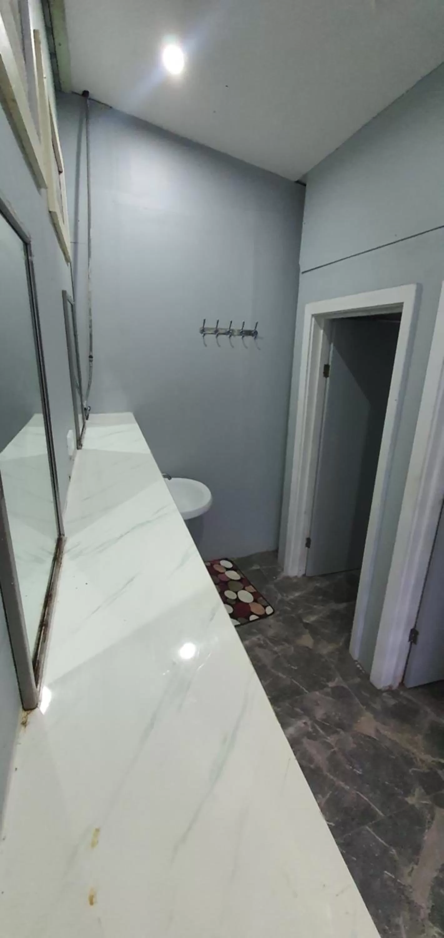 Bathroom in Lynn's Getaway Hotel