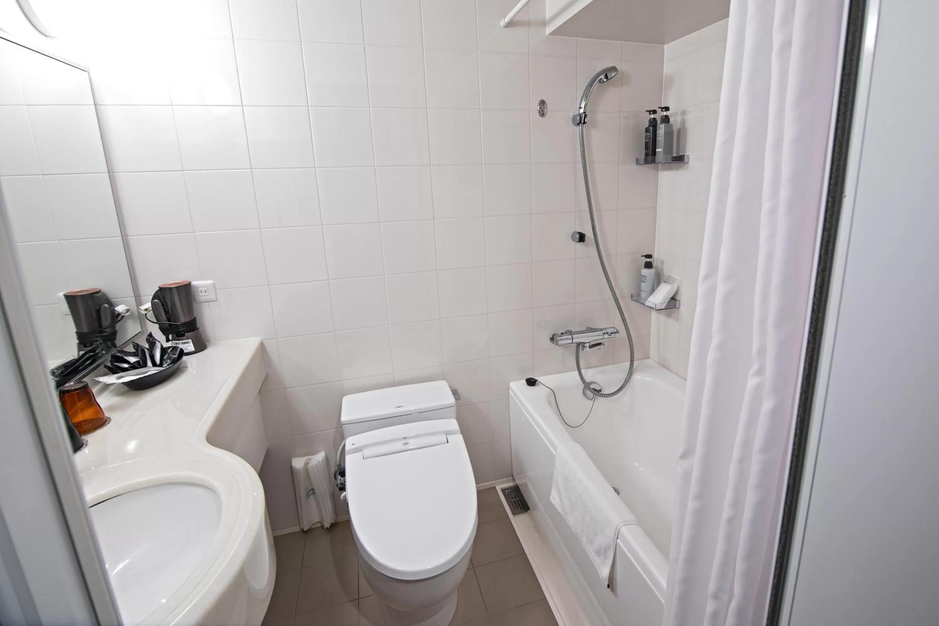 Toilet in Hotel Ninja Black