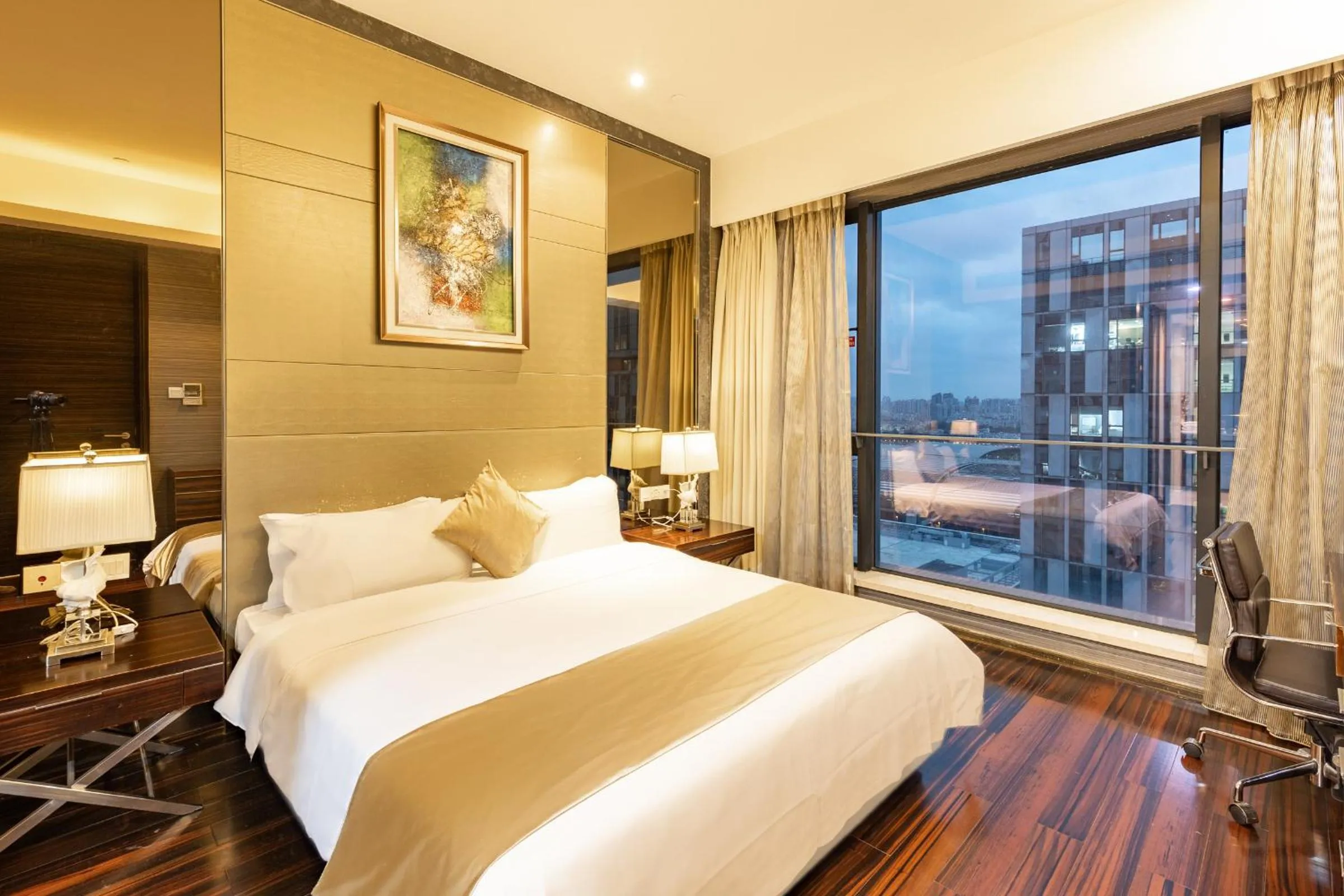 Bed in Guangzhou Xing Yi International Apartment - Poly World Branch