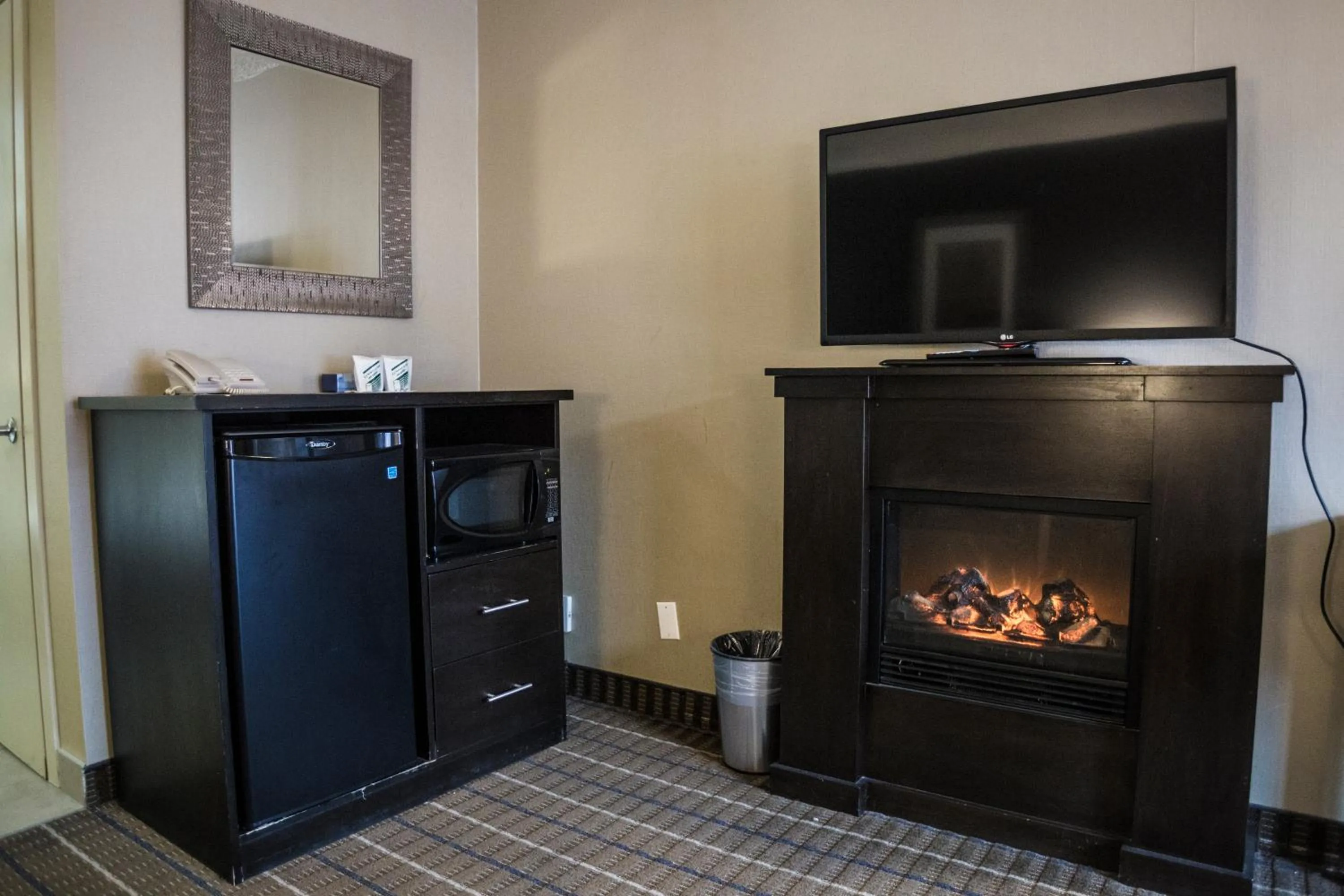 Decorative detail in Mississauga Gate Inn