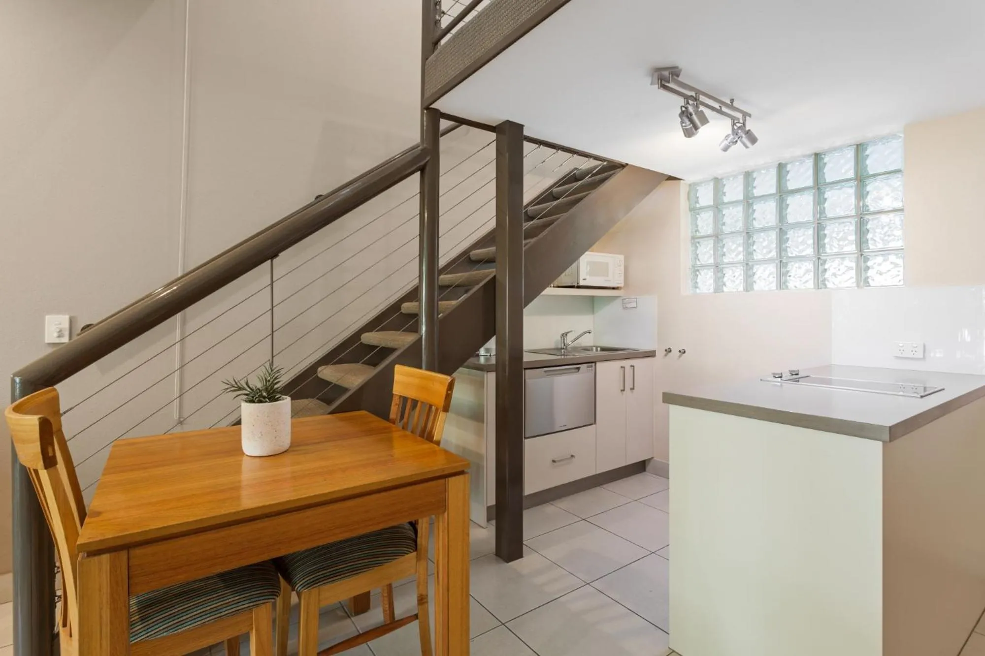 Kitchen or kitchenette in Caribbean Noosa