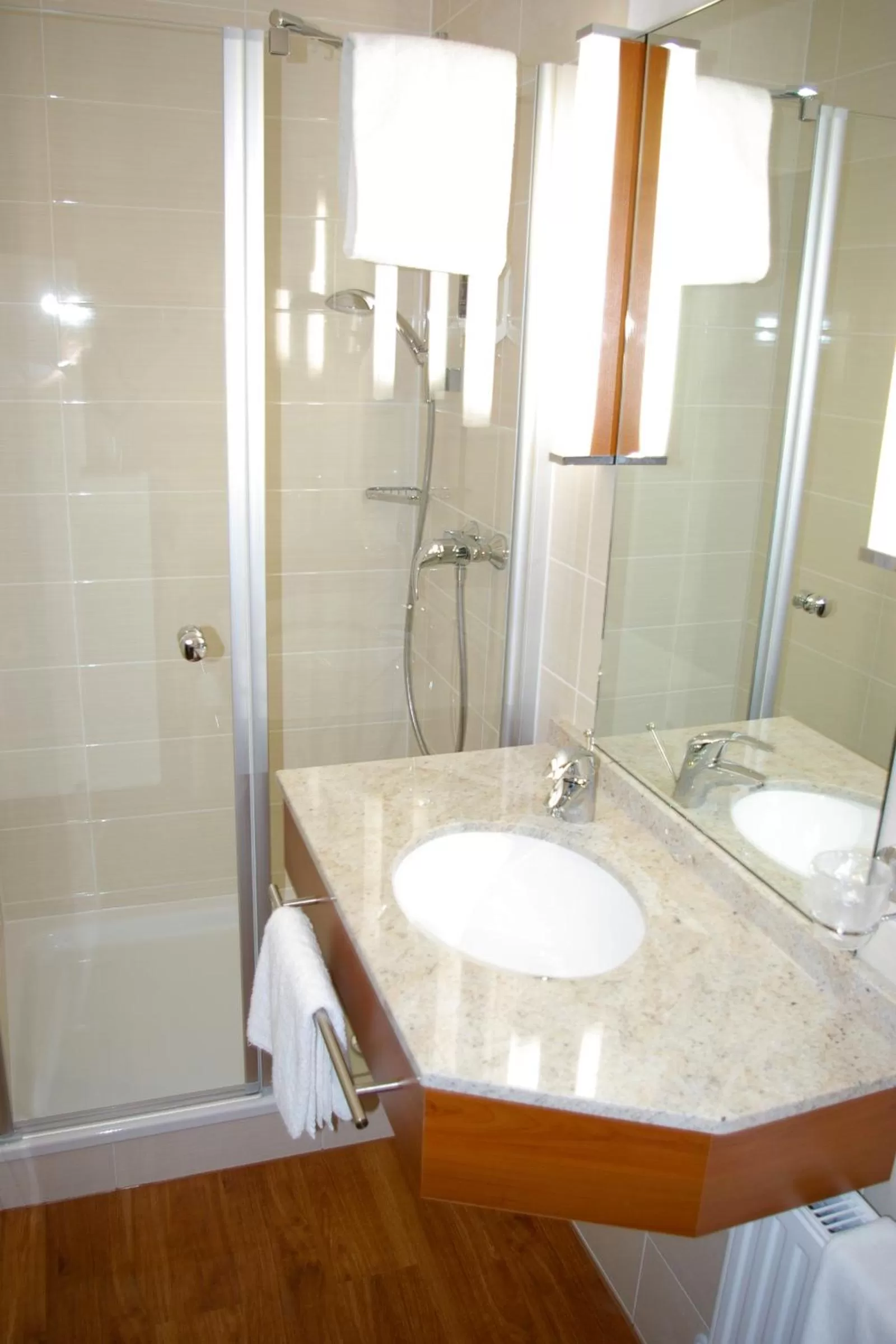 Bathroom in Hotel Lenz oHG