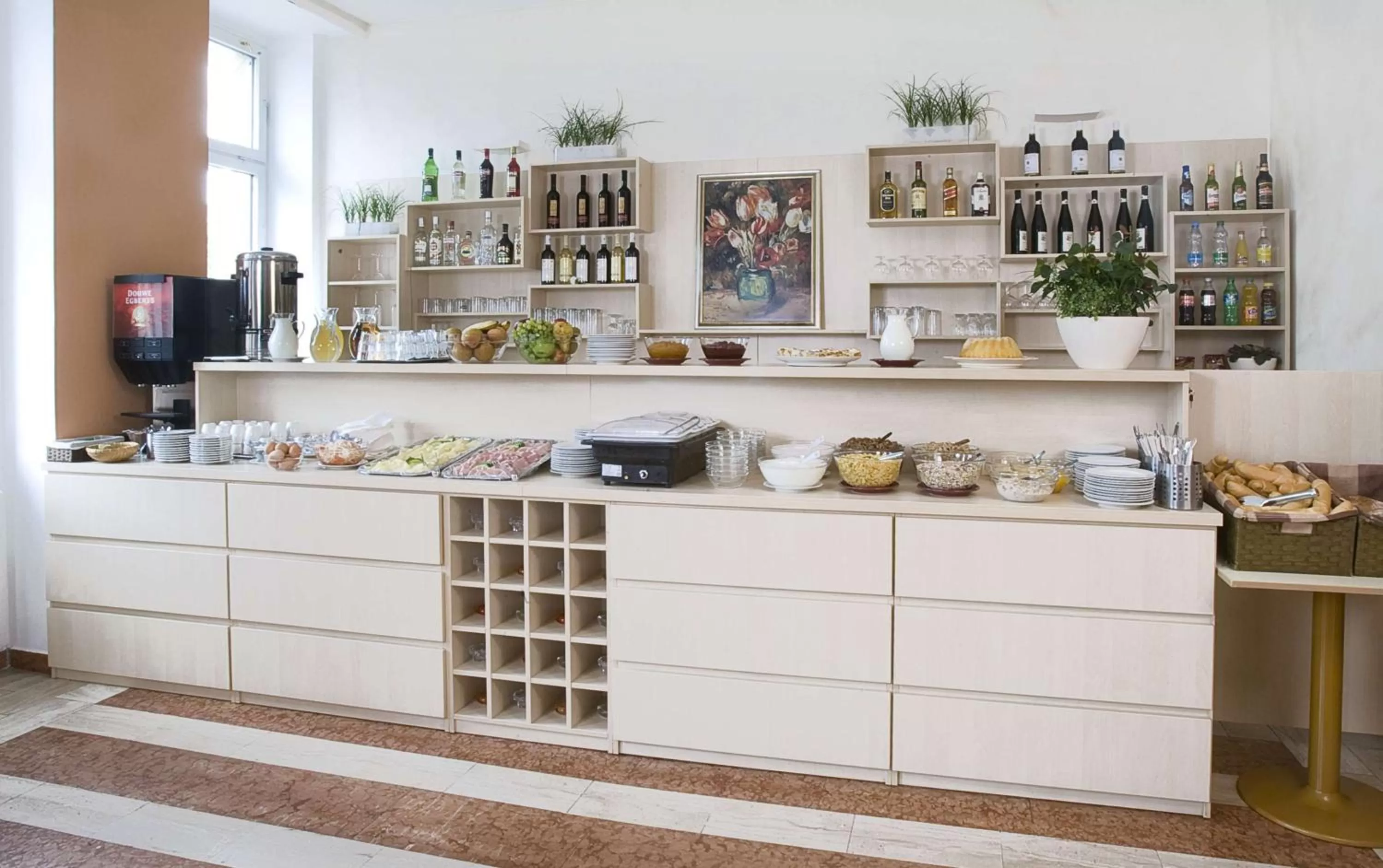 Restaurant/places to eat in Prague Centre Plaza