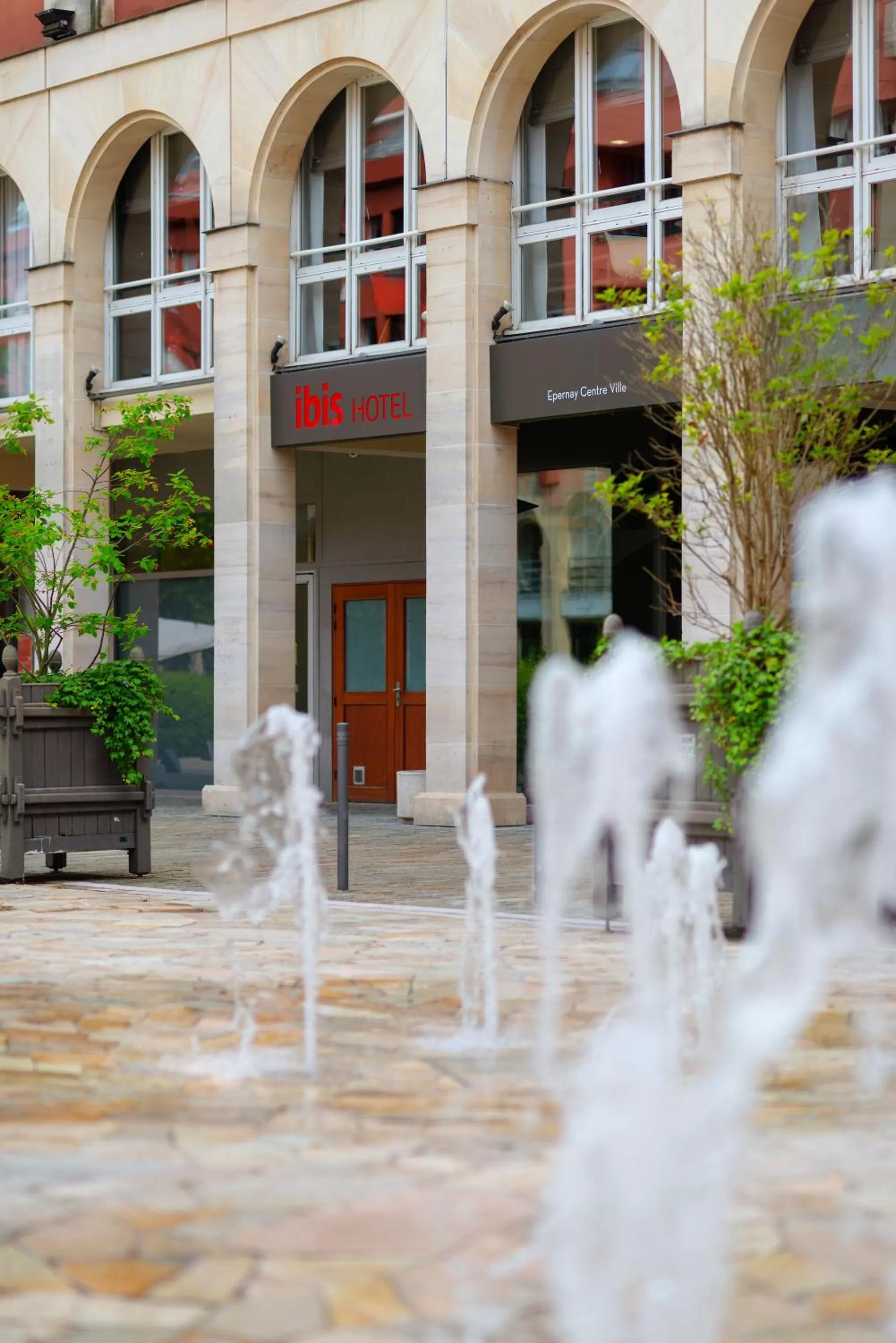 Facade/entrance in ibis Epernay Centre Ville