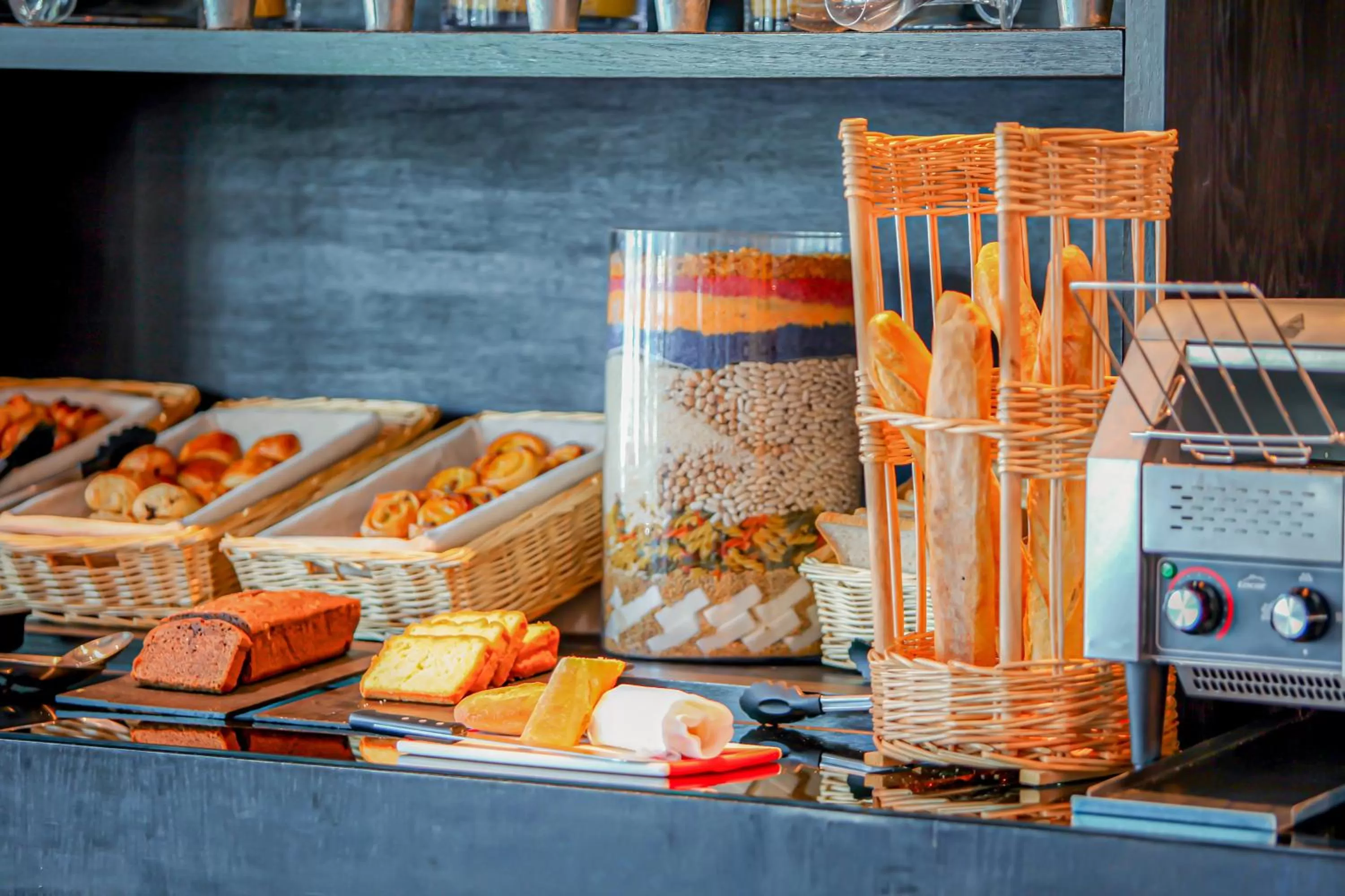 Restaurant/places to eat in Campanile Casablanca Centre Ville