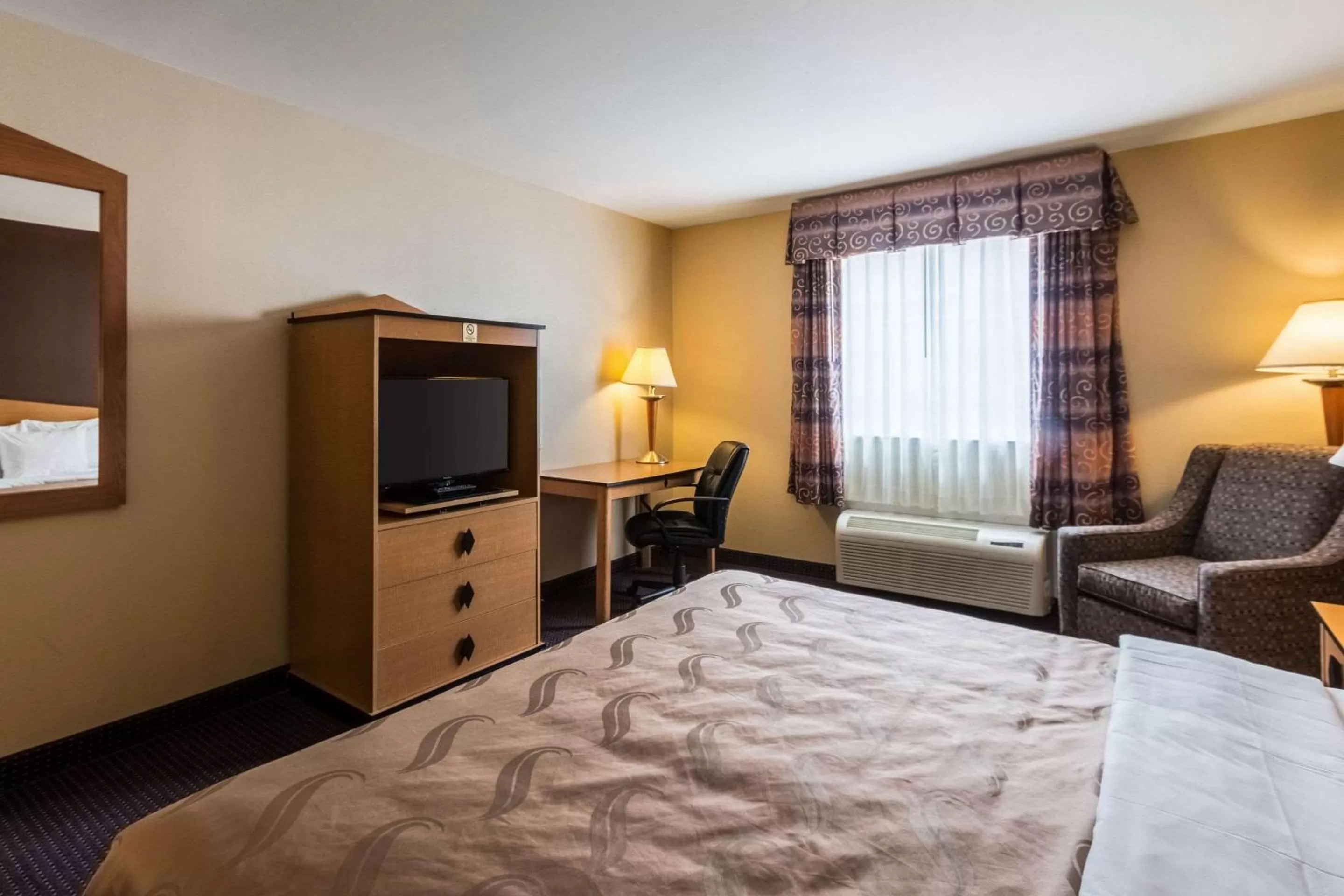 Photo of the whole room, Bed in Quality Inn Killeen Near Fort Hood