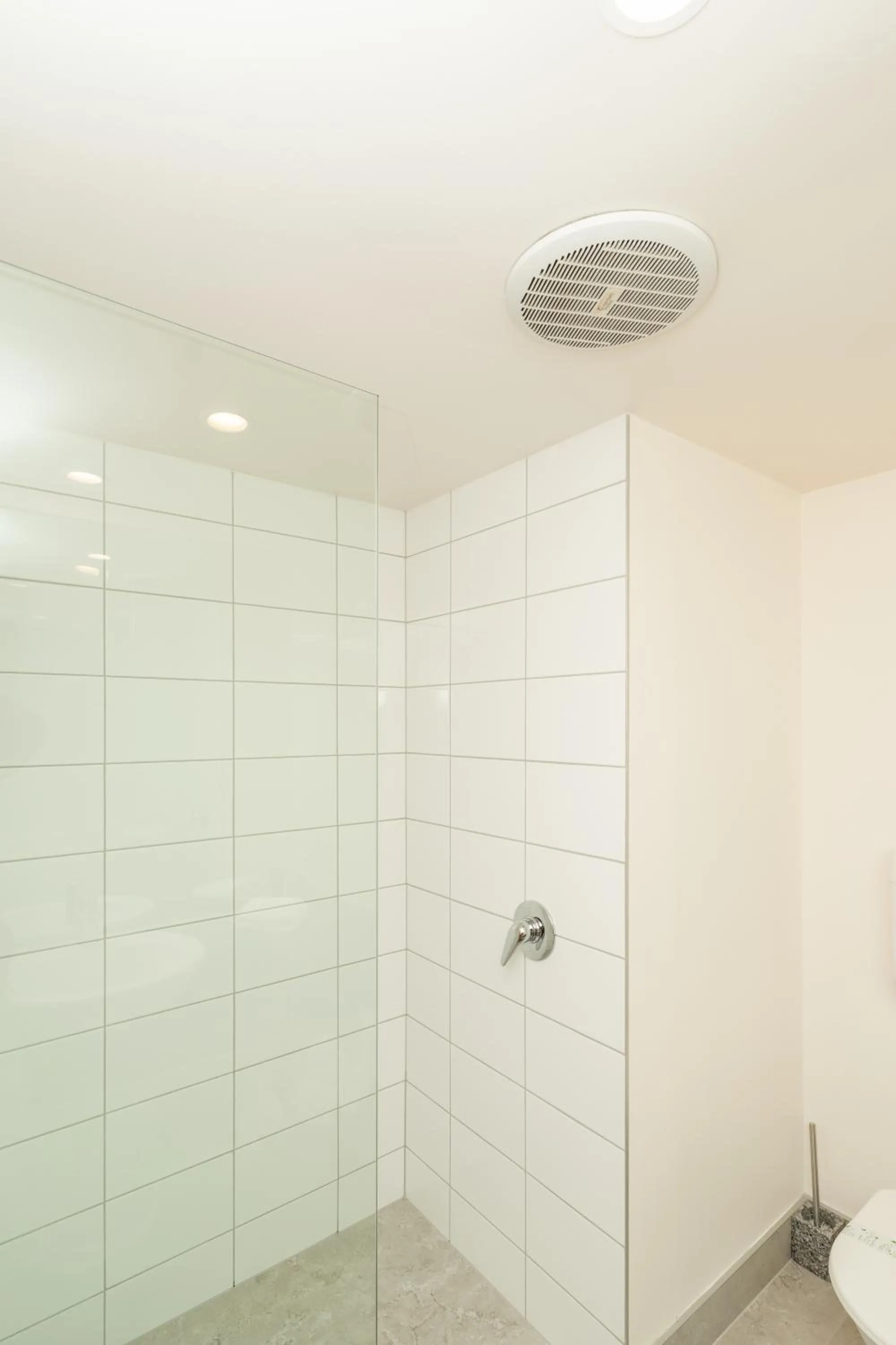 Toilet in Melbourne Lodge Queenstown