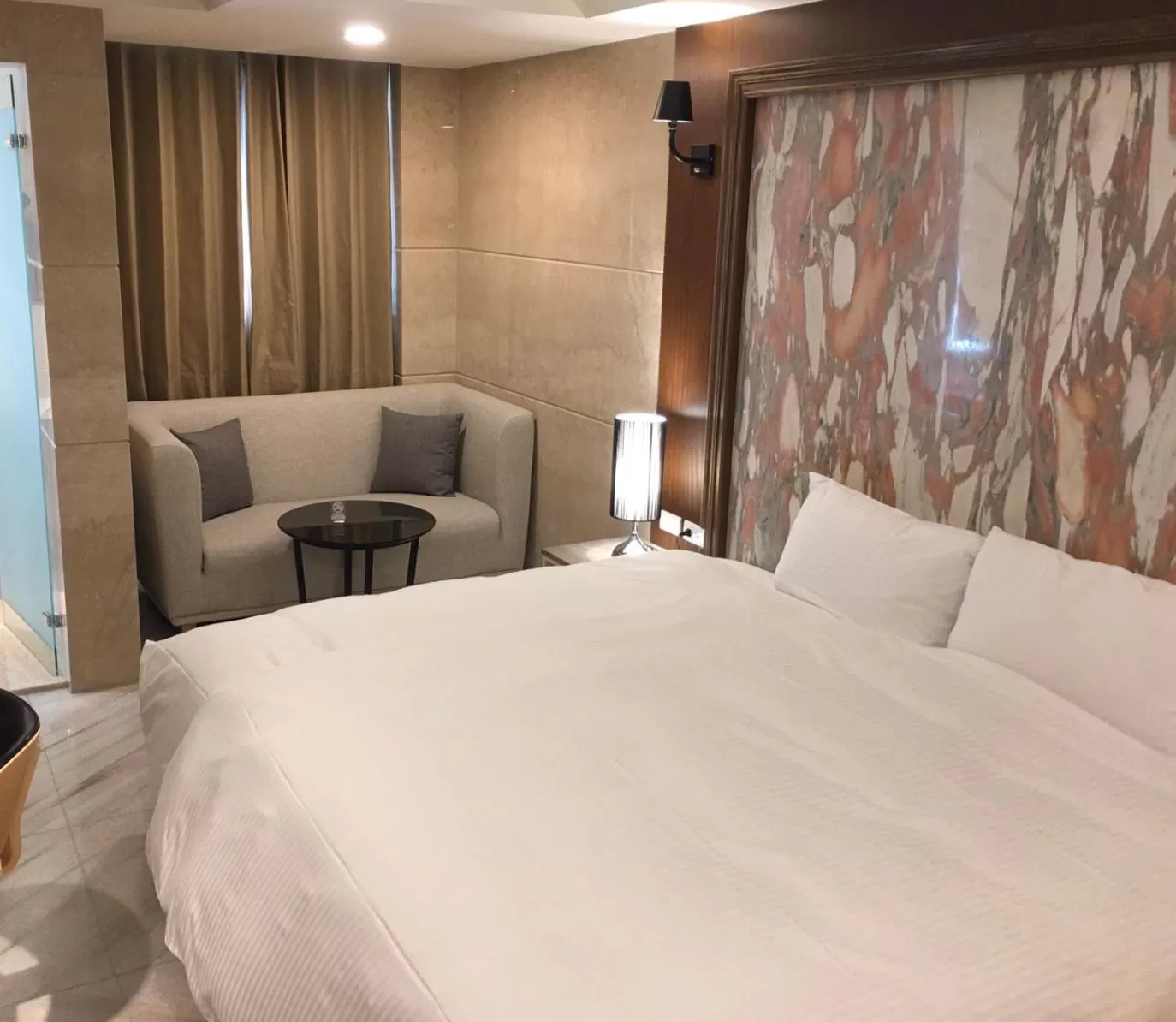 Bed in Hotel Maple Taiwan Boulevard