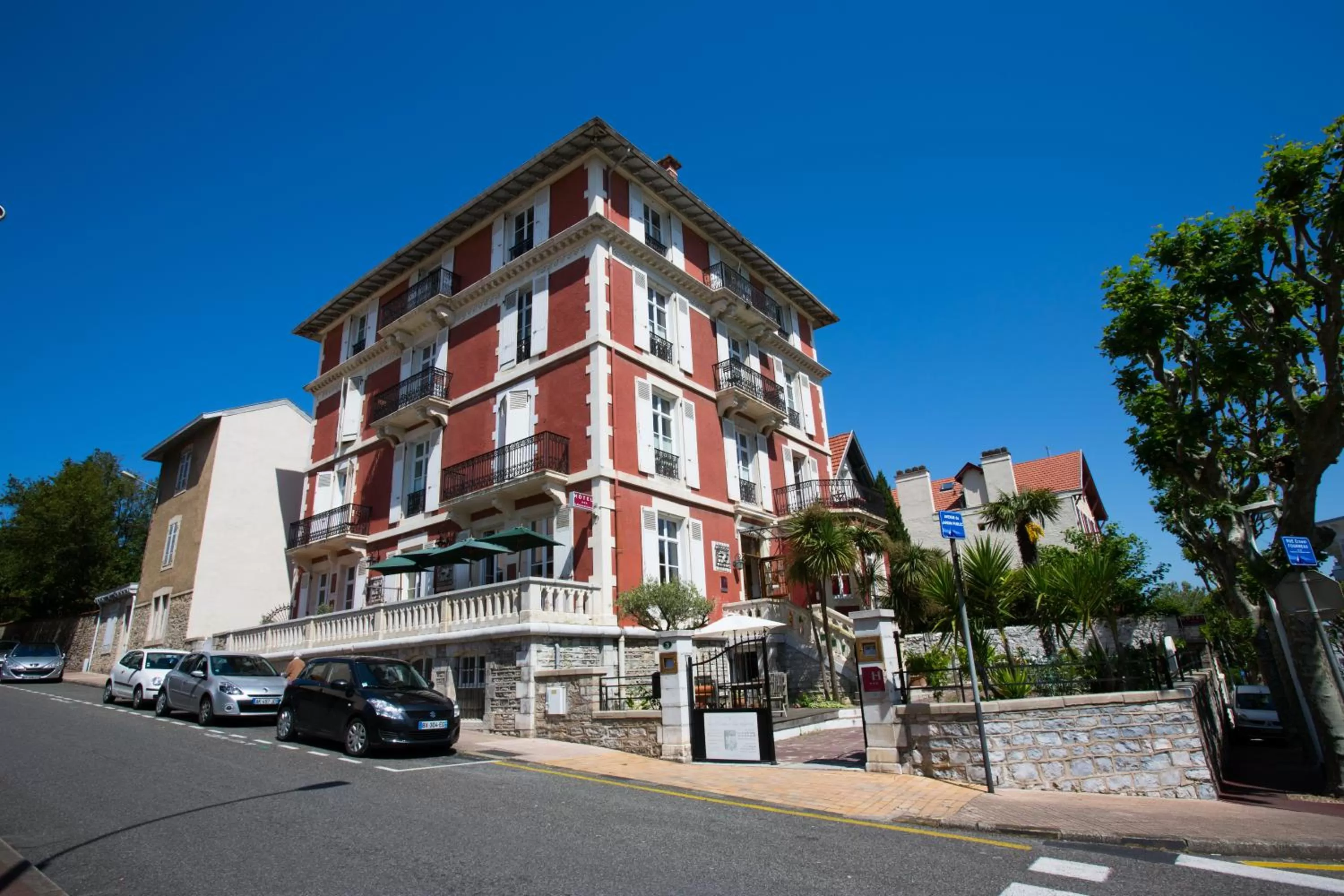 Facade/entrance in Hôtel & Espace Bien-être La Maison du Lierre