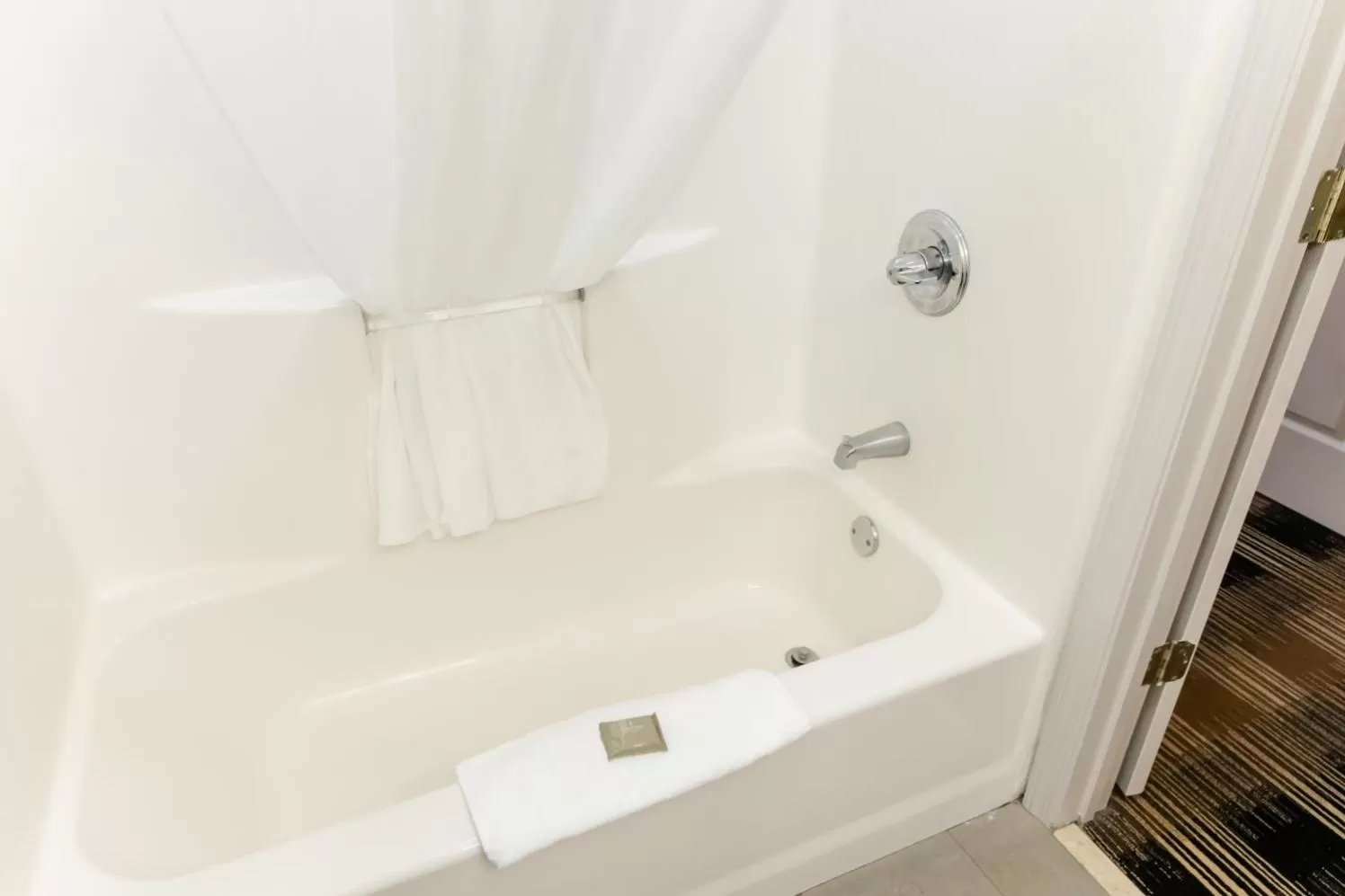 Bathroom in Country Inn & Suites by Radisson, Helen, GA