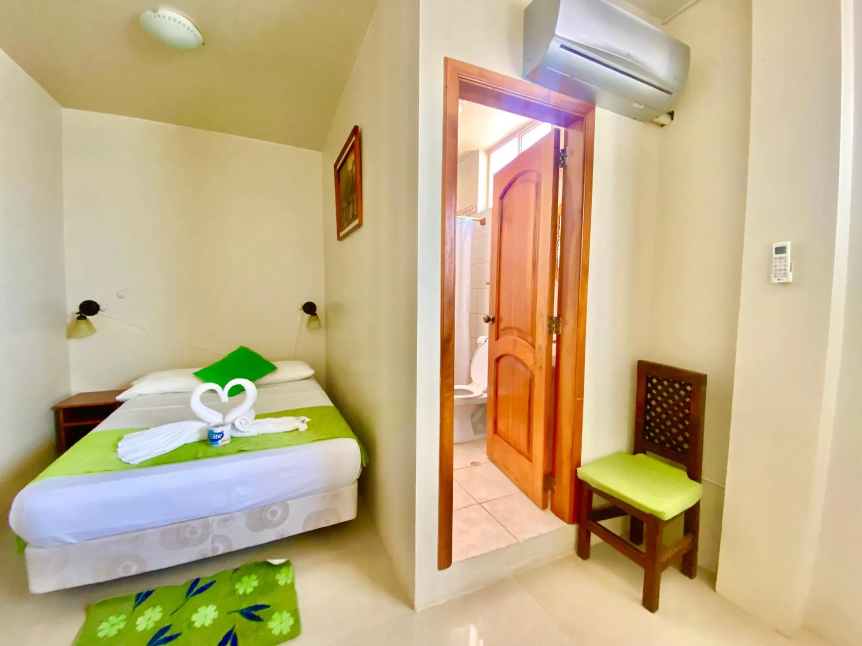 Photo of the whole room, Bed in El Rincón de George