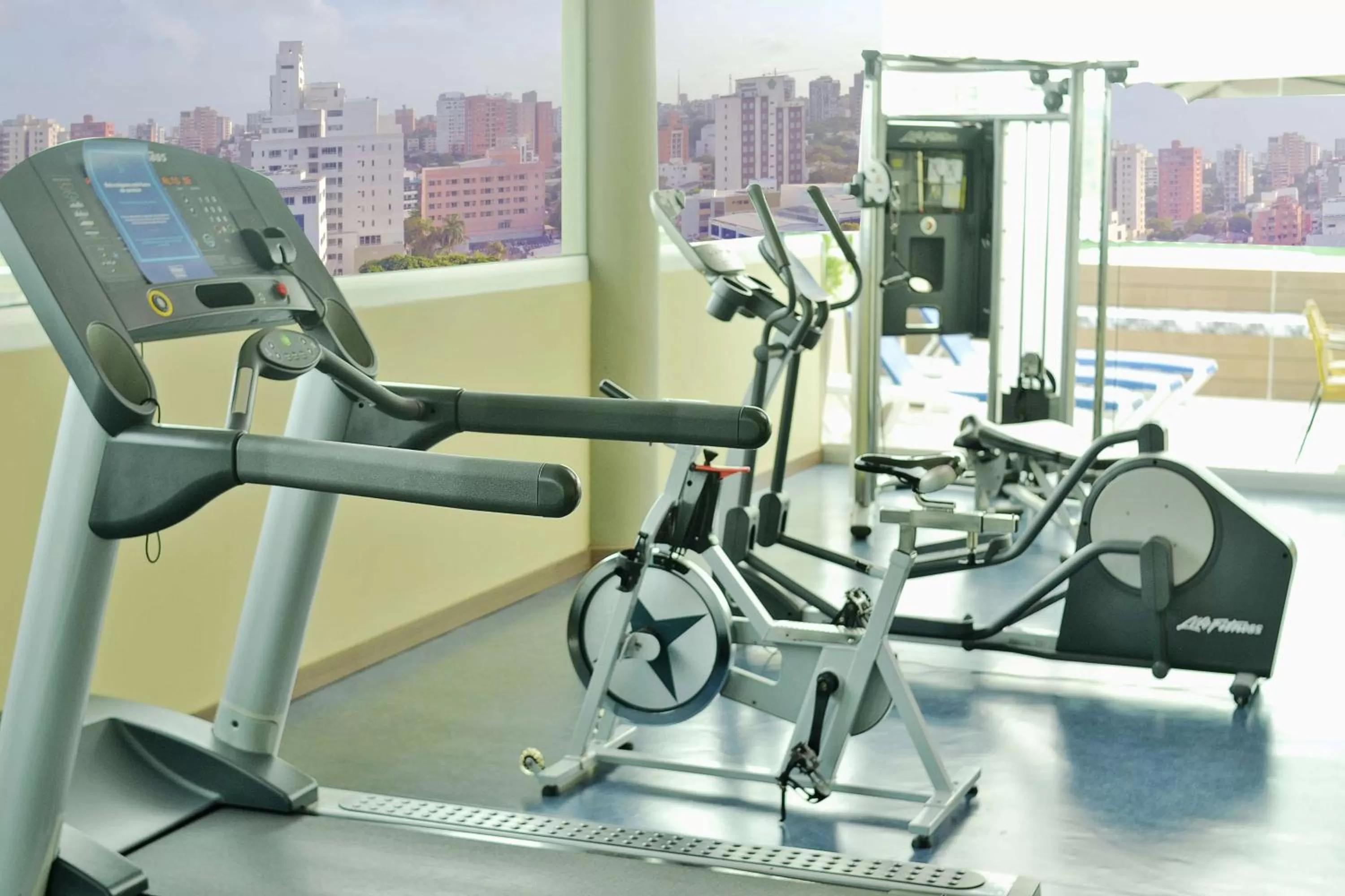 Fitness centre/facilities in Hampton by Hilton Barranquilla