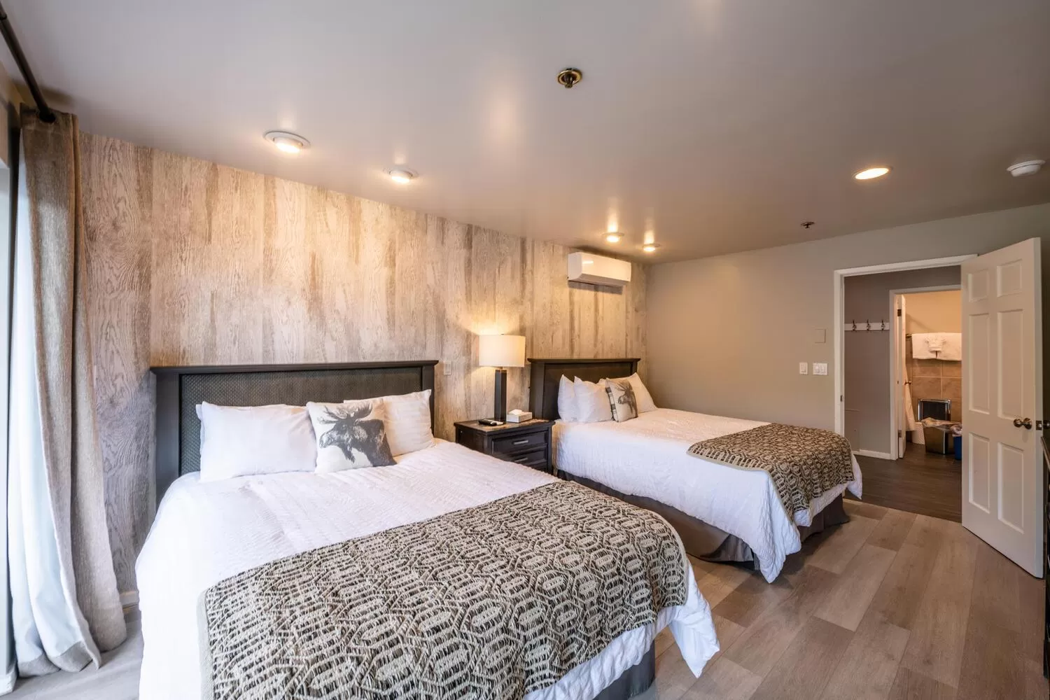 Bed in Treasure Mountain Inn