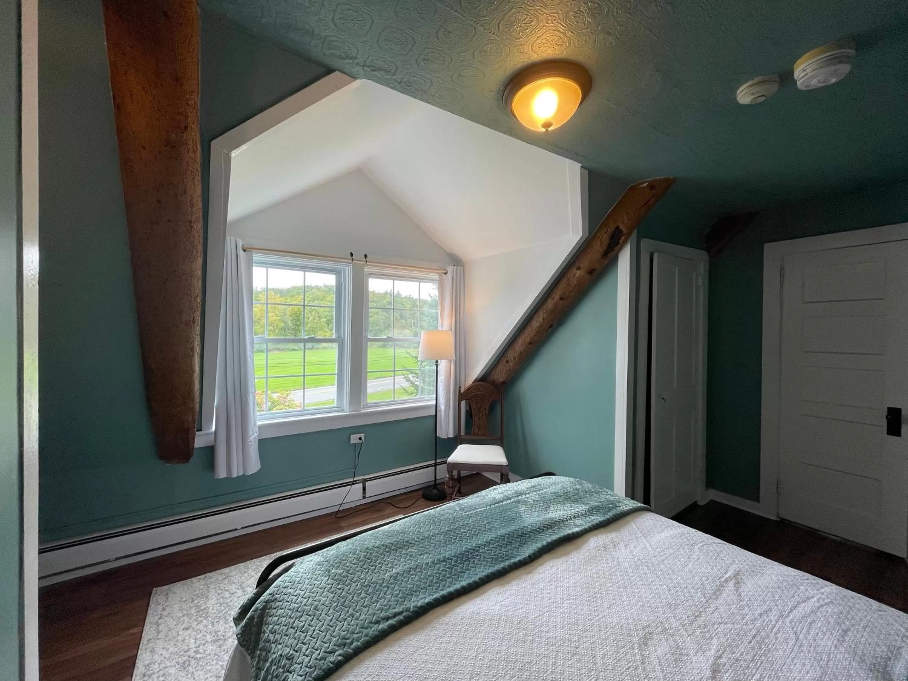 Bedroom, Bed in Stone Hearth Inn and Eatery