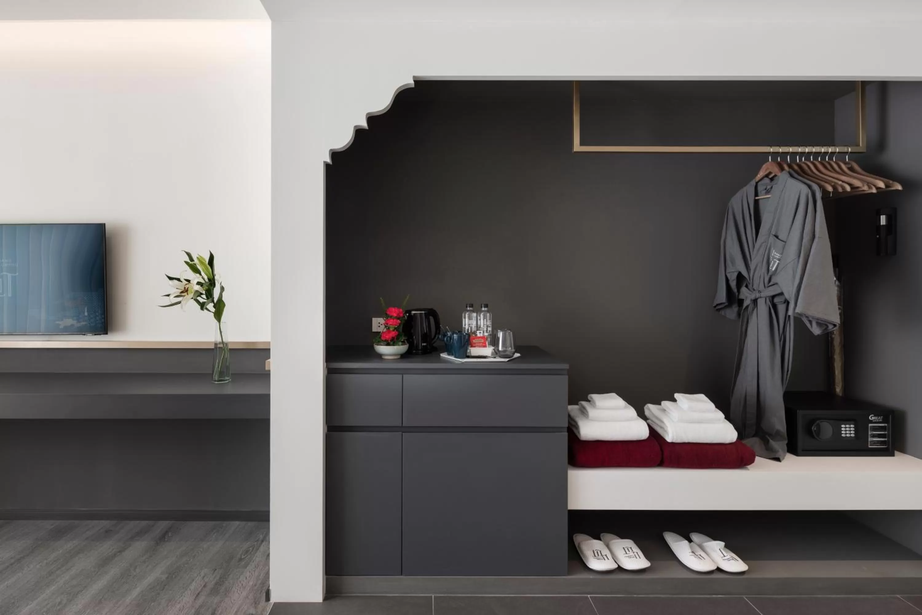 Photo of the whole room in Lilit Bang Lumphu Hotel