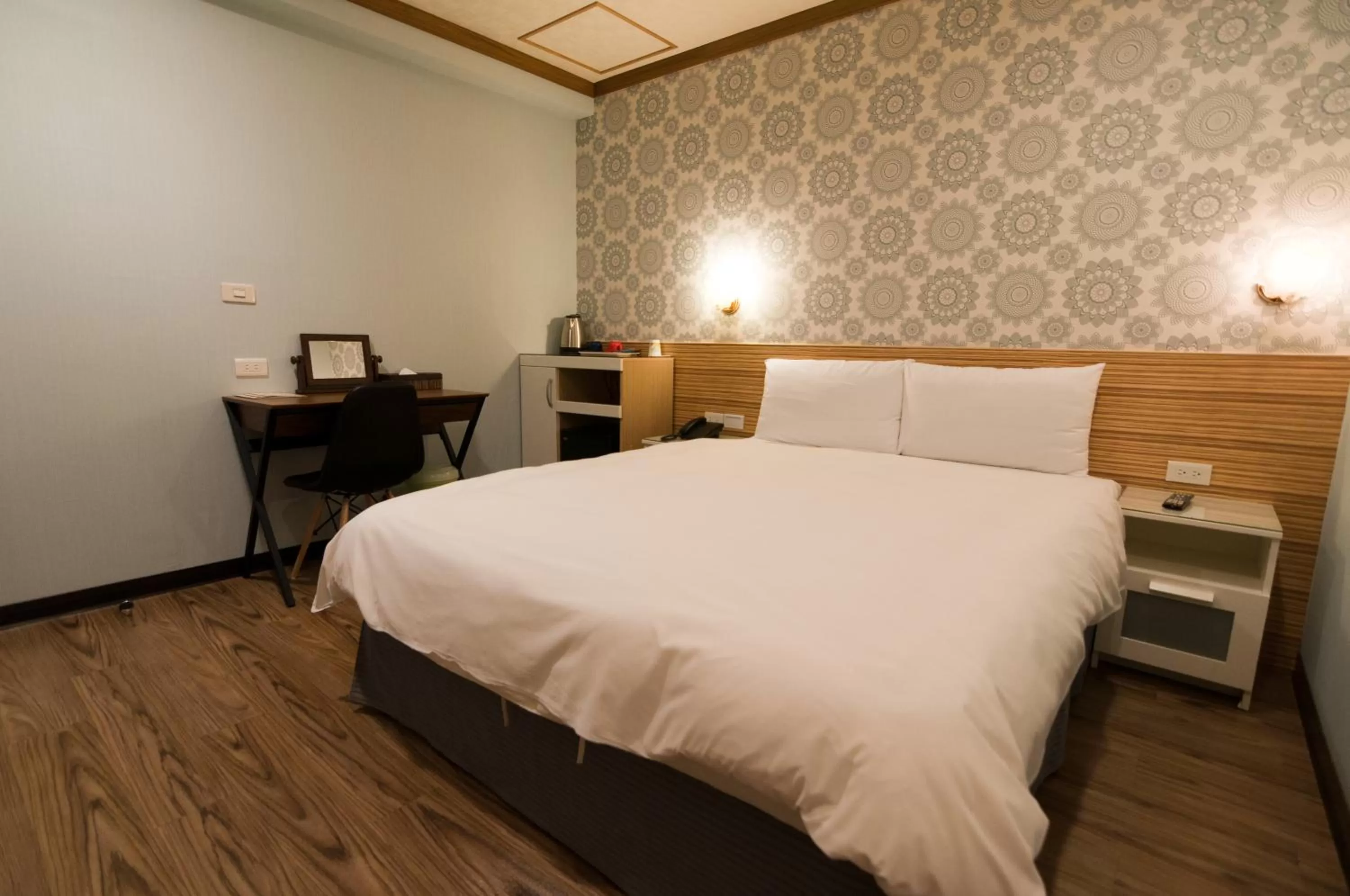 Photo of the whole room in 泊居旅店 Oursinn Hotel