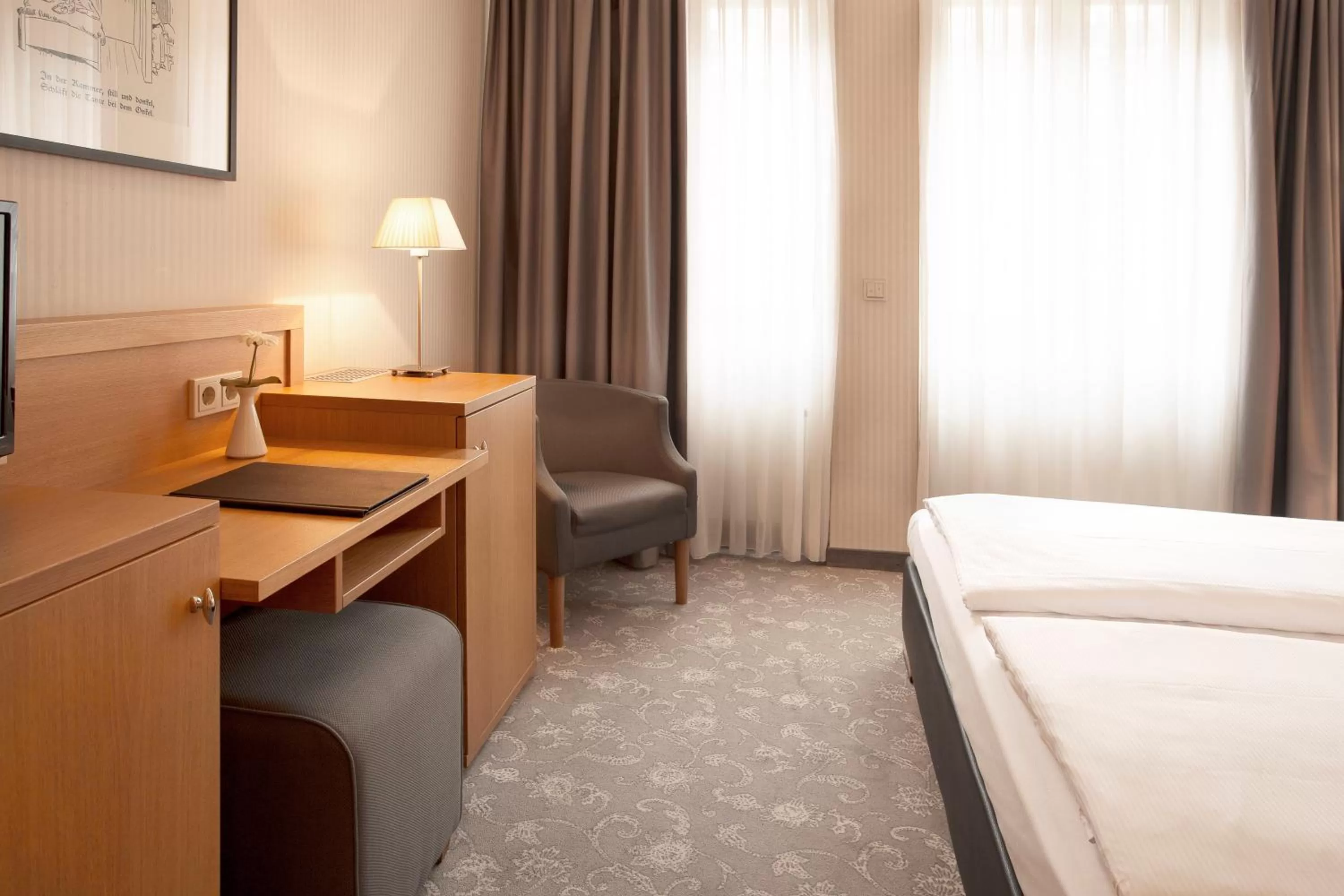 Day, Bed in TOWNHOUSE Hotel