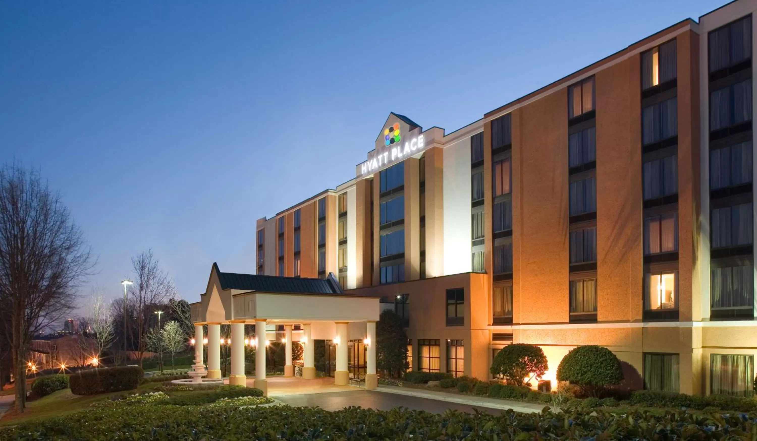 Property building in Hyatt Place Nashville Airport